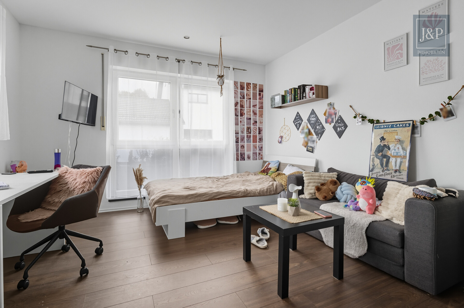 Traumhaus im Grünen: Pool, Garten und nachhaltige Energielösungen! - Schlafzimmer 1