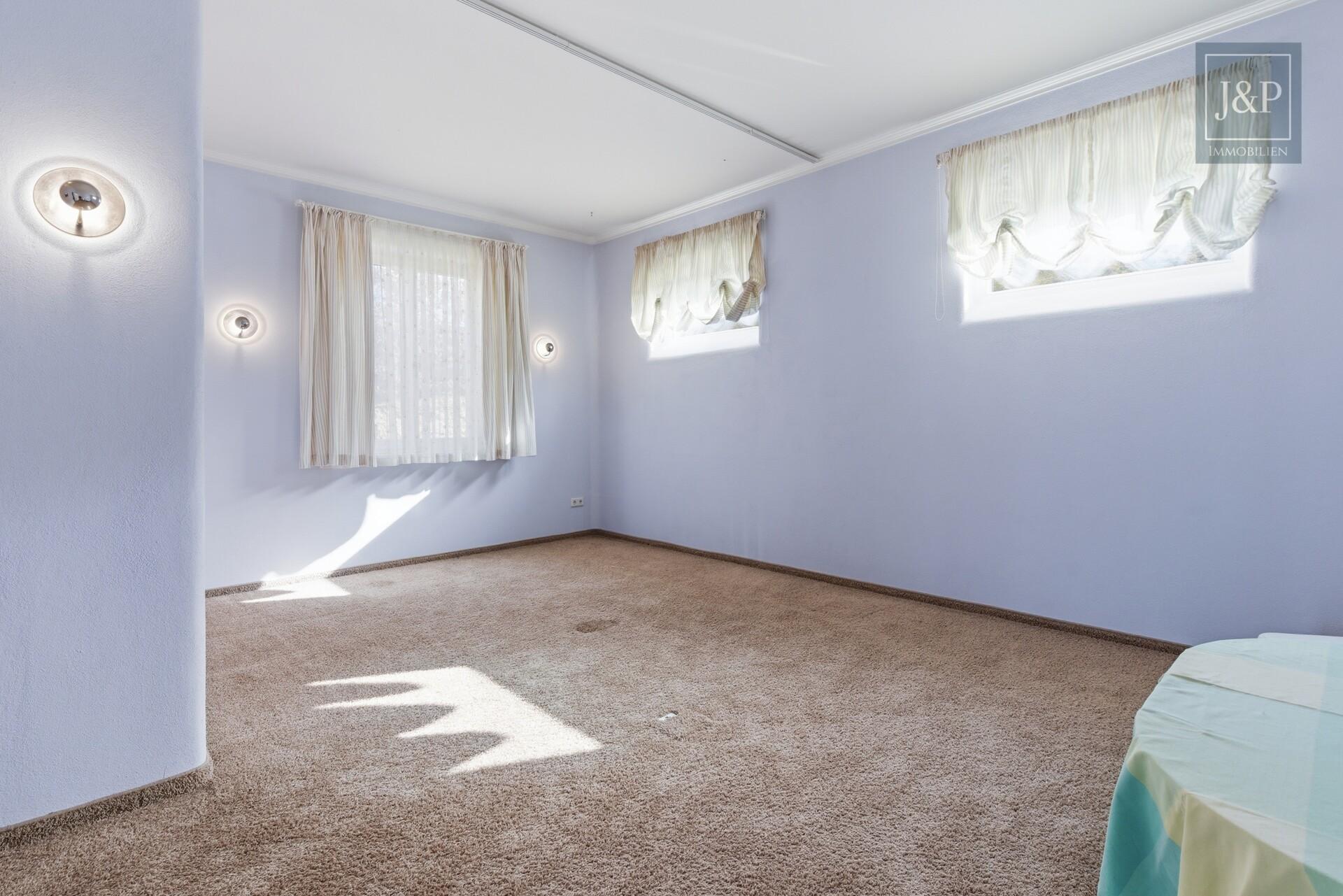 Einzigartiges Wohnkonzept nach Feng Shui – KfW-40 Anwesen inkl. Büro / ELW in Feldrandlage - Praxisraum