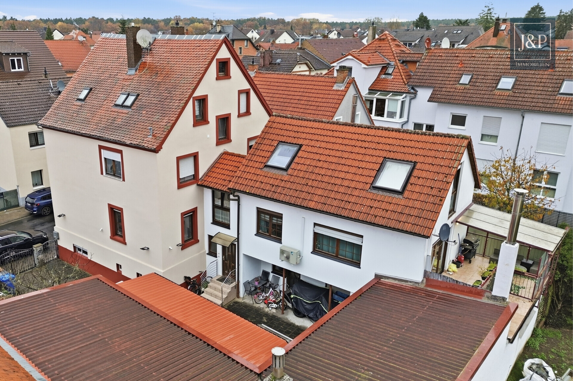 Wohnen mit Charakter: Großzügige Wohnung mit Balkon & Kamin - Gesamtes Objekt