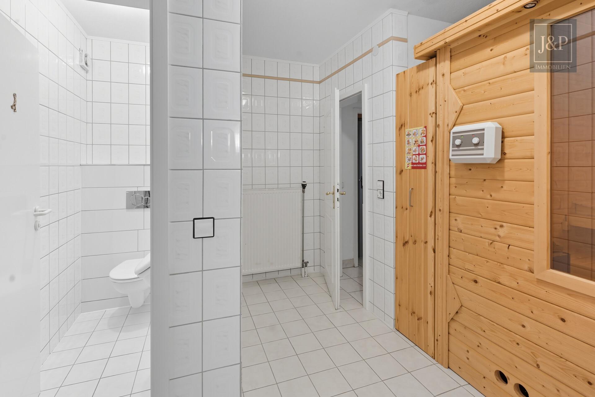 Großfamilien aufgepasst! - Exklusives Anwesen mit Privatsphäre und Waldrandlage in Glattbach - UG Wellness