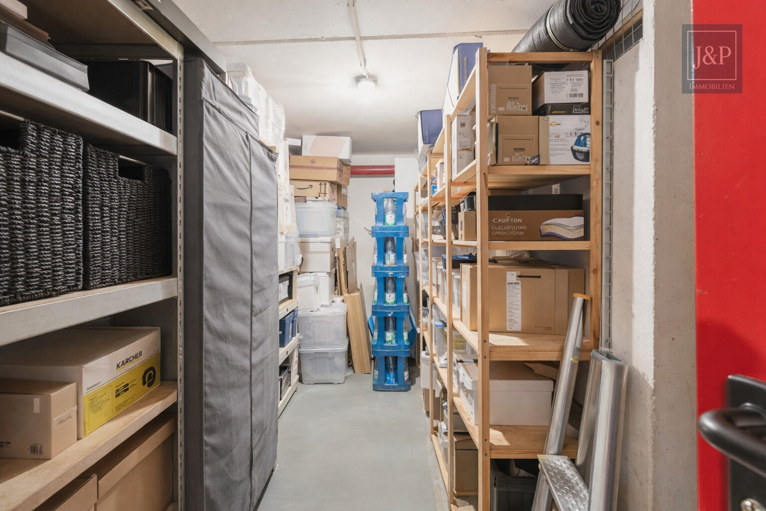 Moderne Wohnung in Waldrandlage mit Kamin - Gut geschnittene Wohnung inkl. TG-Platz in Neuenhain - Kellerabteil