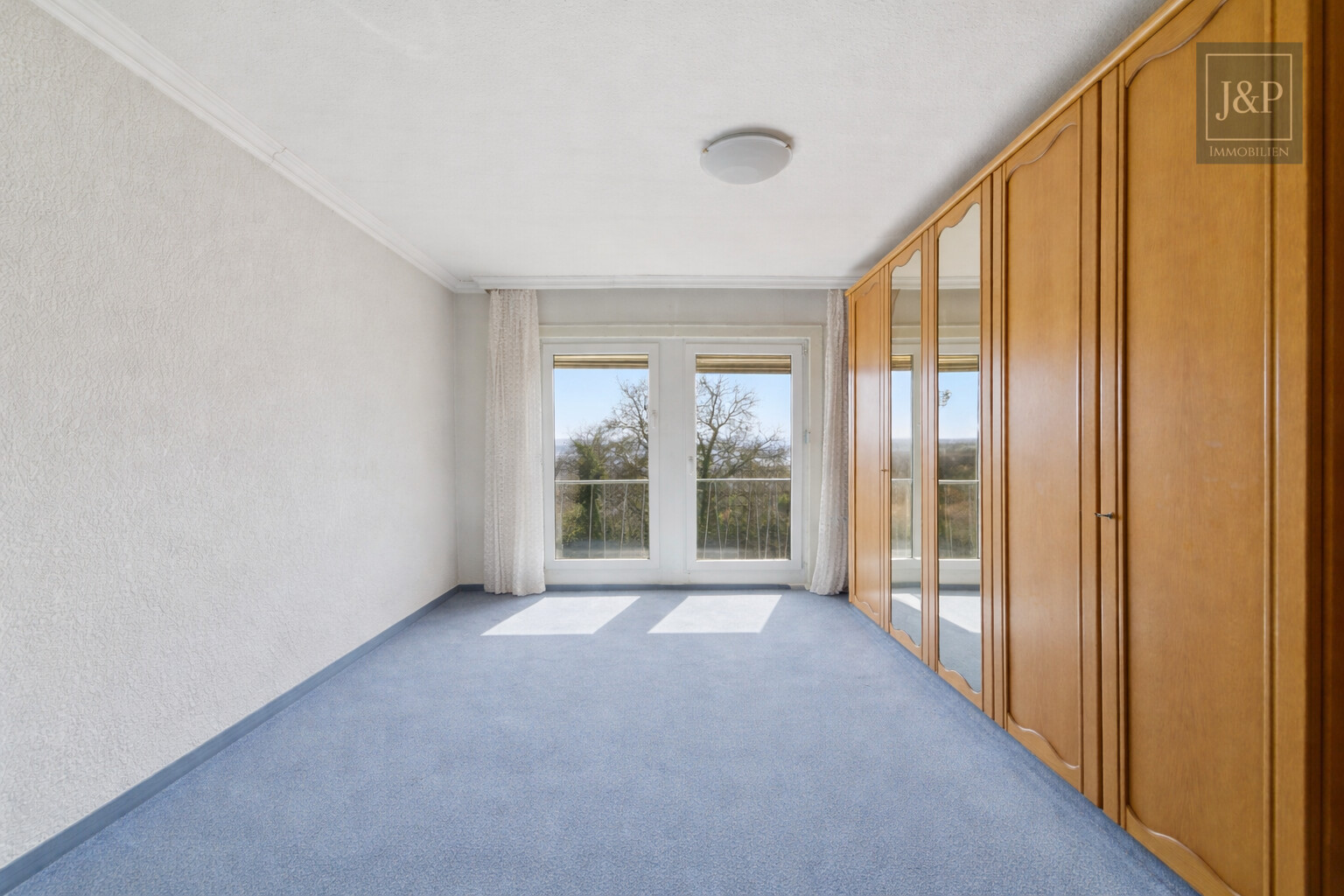 Altbau in Toplage Bergen-Enkheim | Weitblick | Naturschutzgebiet | Sanierungsobjekt - Schlafzimmer OG