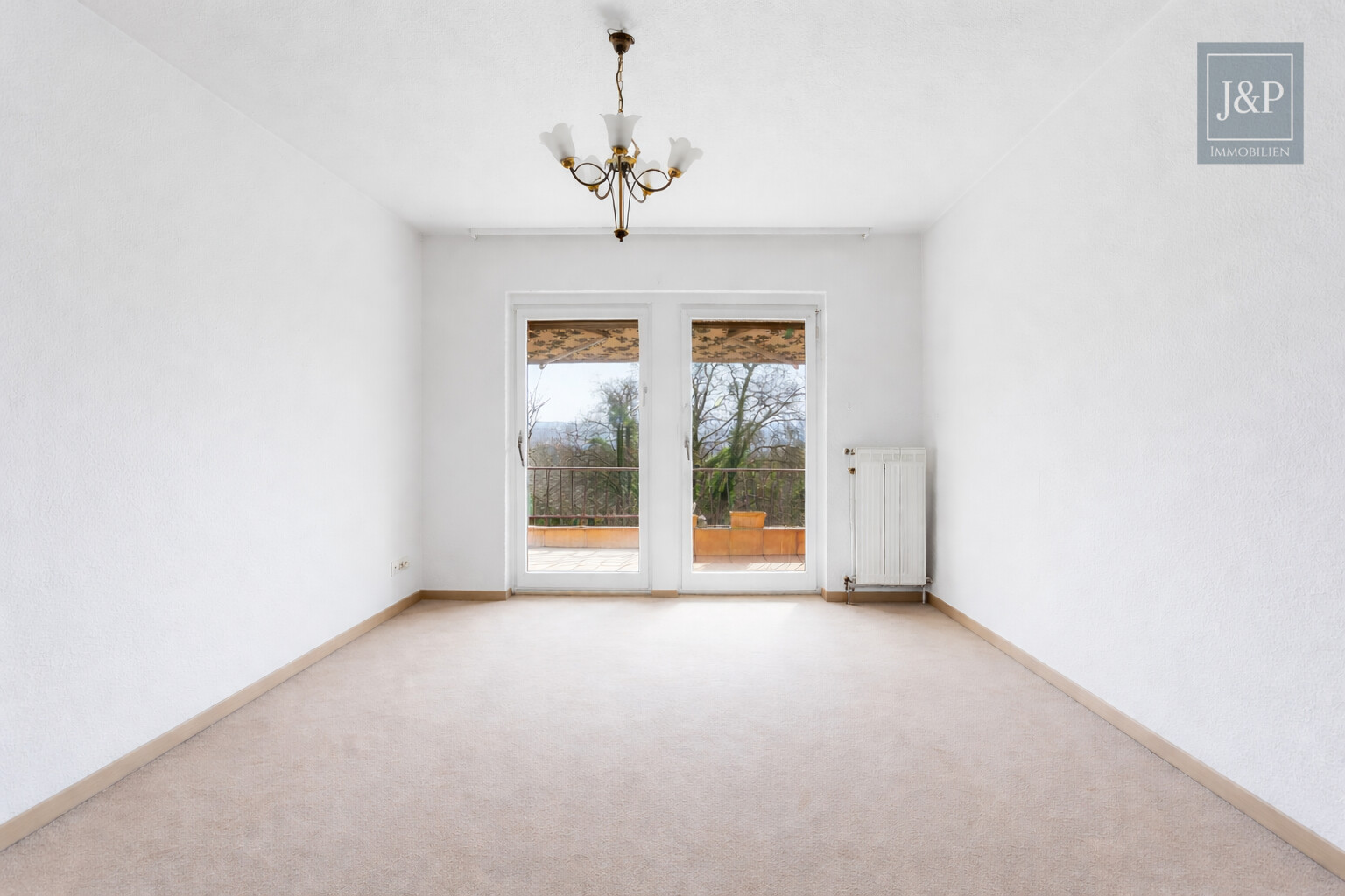 Altbau in Toplage Bergen-Enkheim | Weitblick | Naturschutzgebiet | Sanierungsobjekt - Schlafzimmer EG