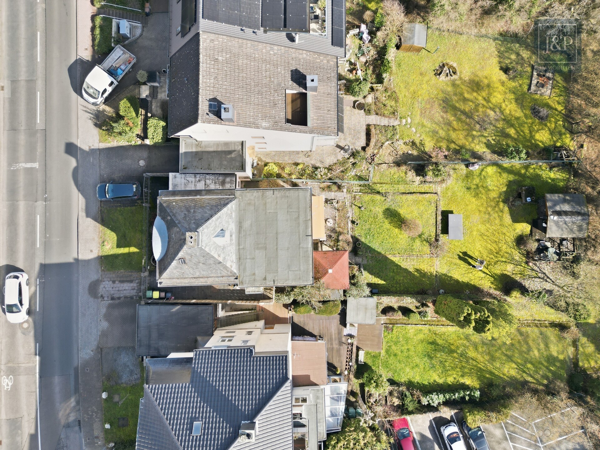 Altbau in Toplage Bergen-Enkheim | Weitblick | Naturschutzgebiet | Sanierungsobjekt - Vogelperspektive