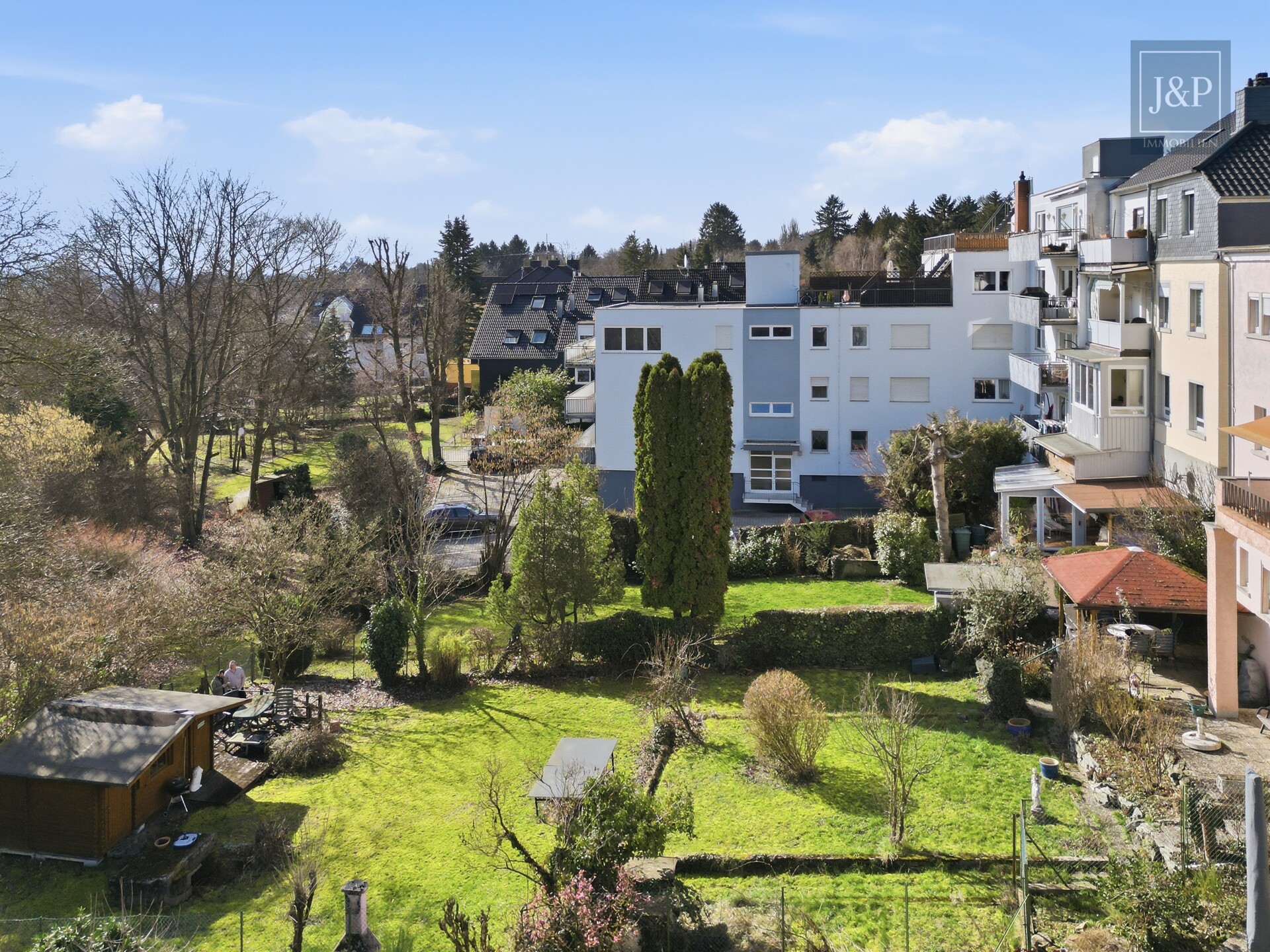 Altbau in Toplage Bergen-Enkheim | Weitblick | Naturschutzgebiet | Sanierungsobjekt - Aussenansicht