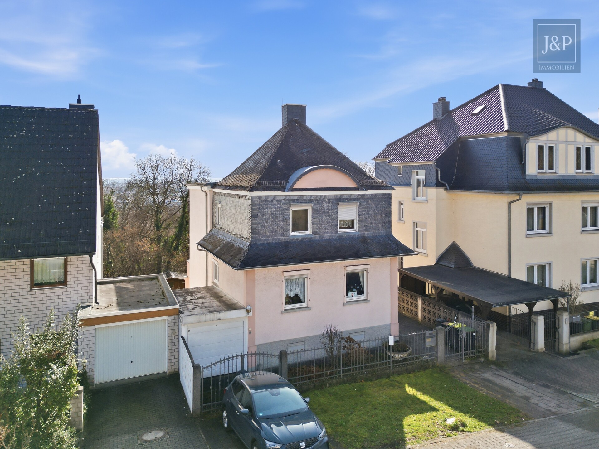 Altbau in Toplage Bergen-Enkheim | Weitblick | Naturschutzgebiet | Sanierungsobjekt - Aussenansicht