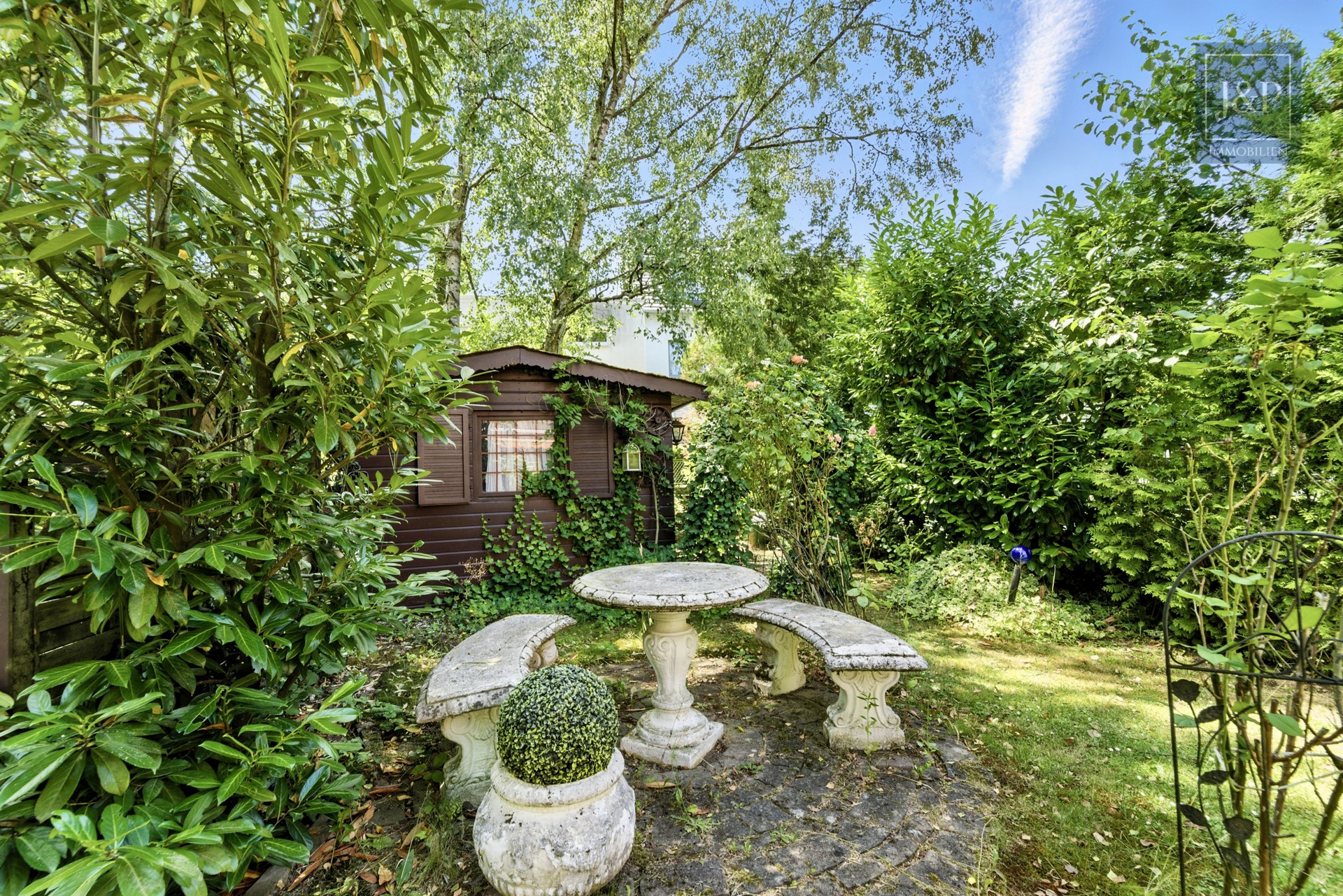 Renovierungsbedürftiges Reihenmittelhaus in ruhiger Lage mit großem Garten - Garten