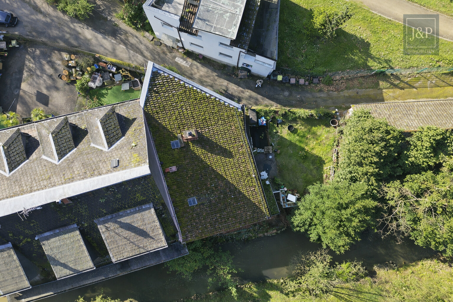 Einfamilienhaus in Frankfurt-Rödelheim | Garten | ruhige Parklage | Bauland - Vogelperspektive