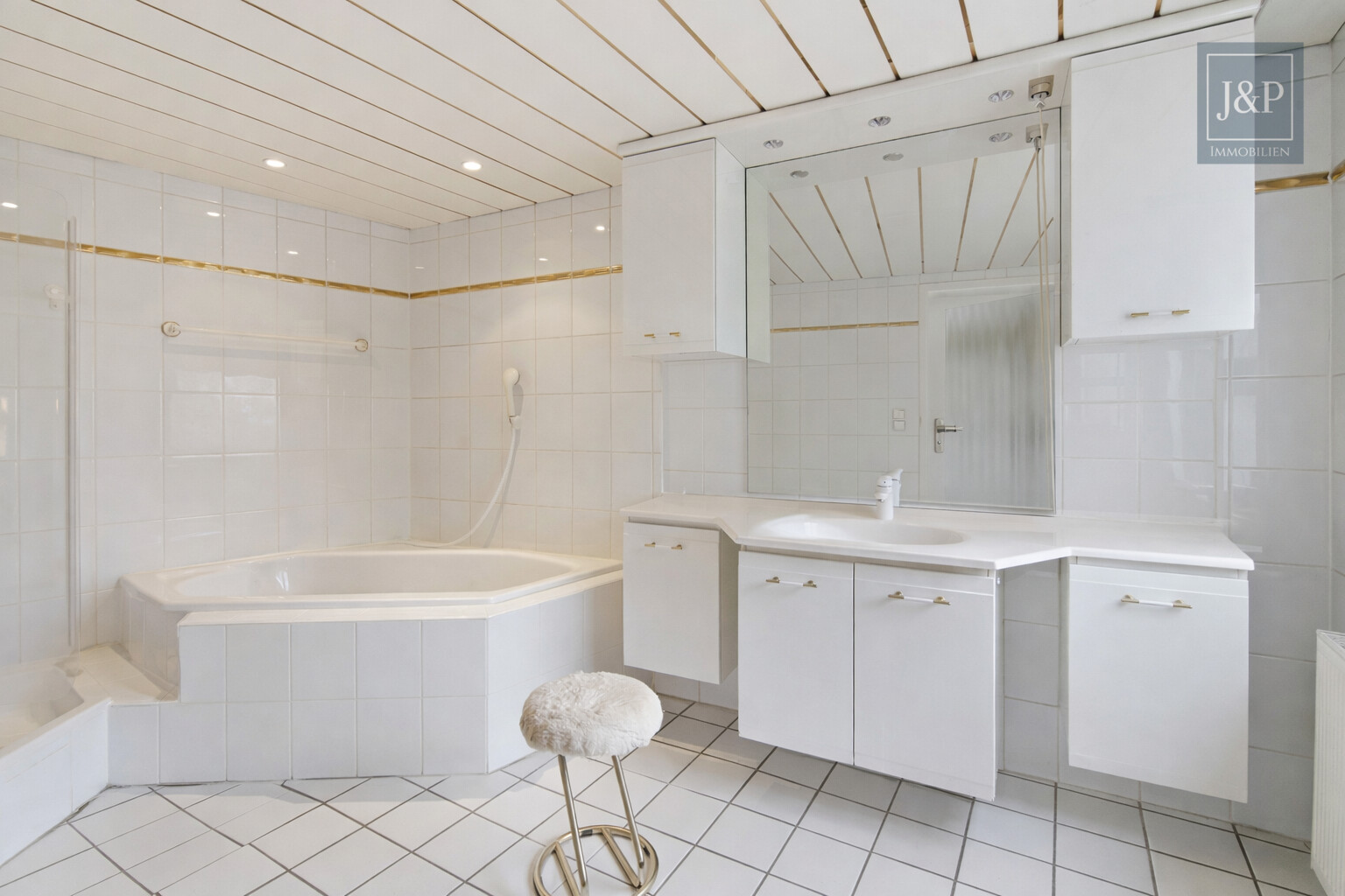 Einfamilienhaus in Frankfurt-Rödelheim | Garten | ruhige Parklage | Bauland - Badezimmer 1