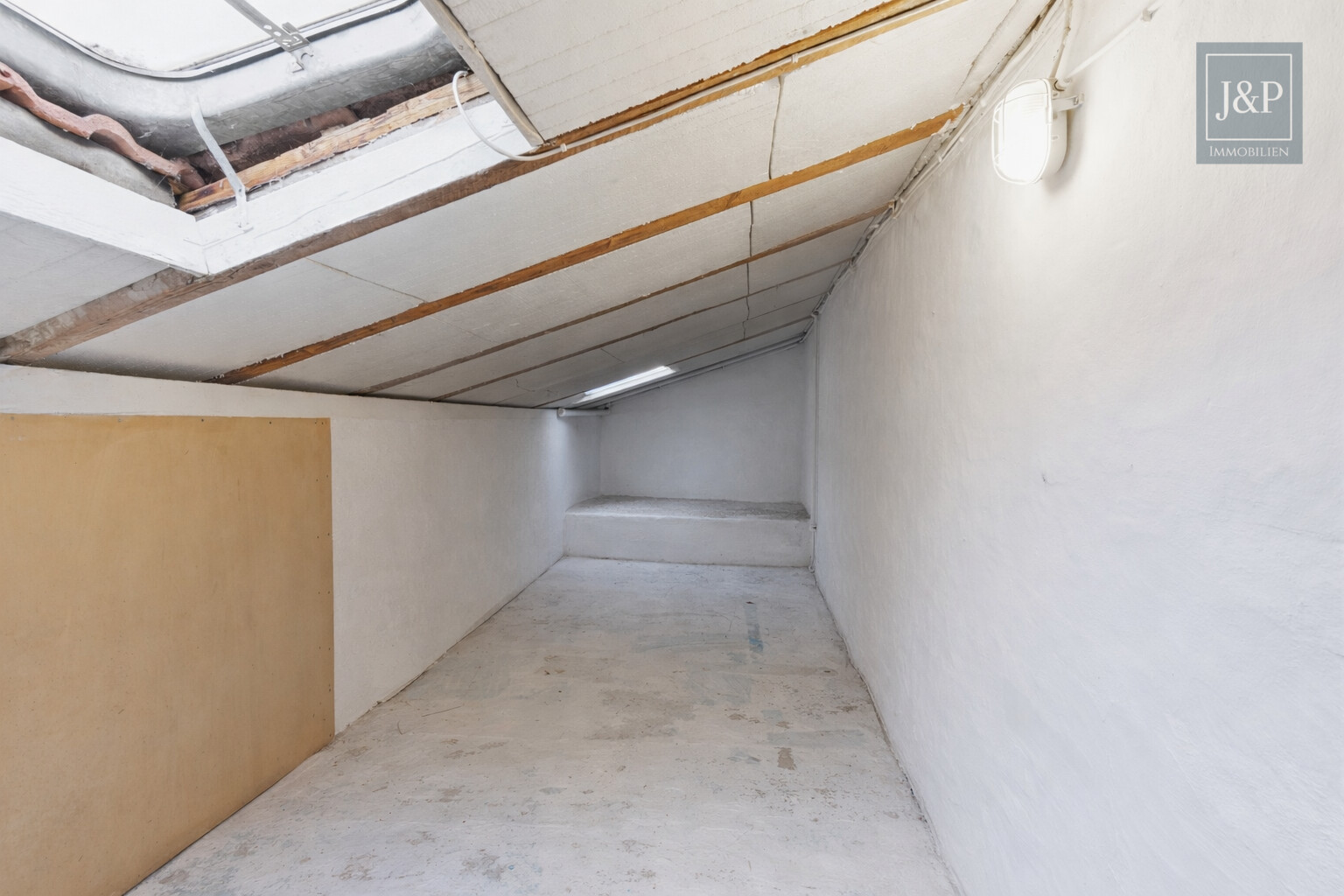 Einfamilienhaus in Frankfurt-Rödelheim | Garten | ruhige Parklage | Bauland - Dachboden