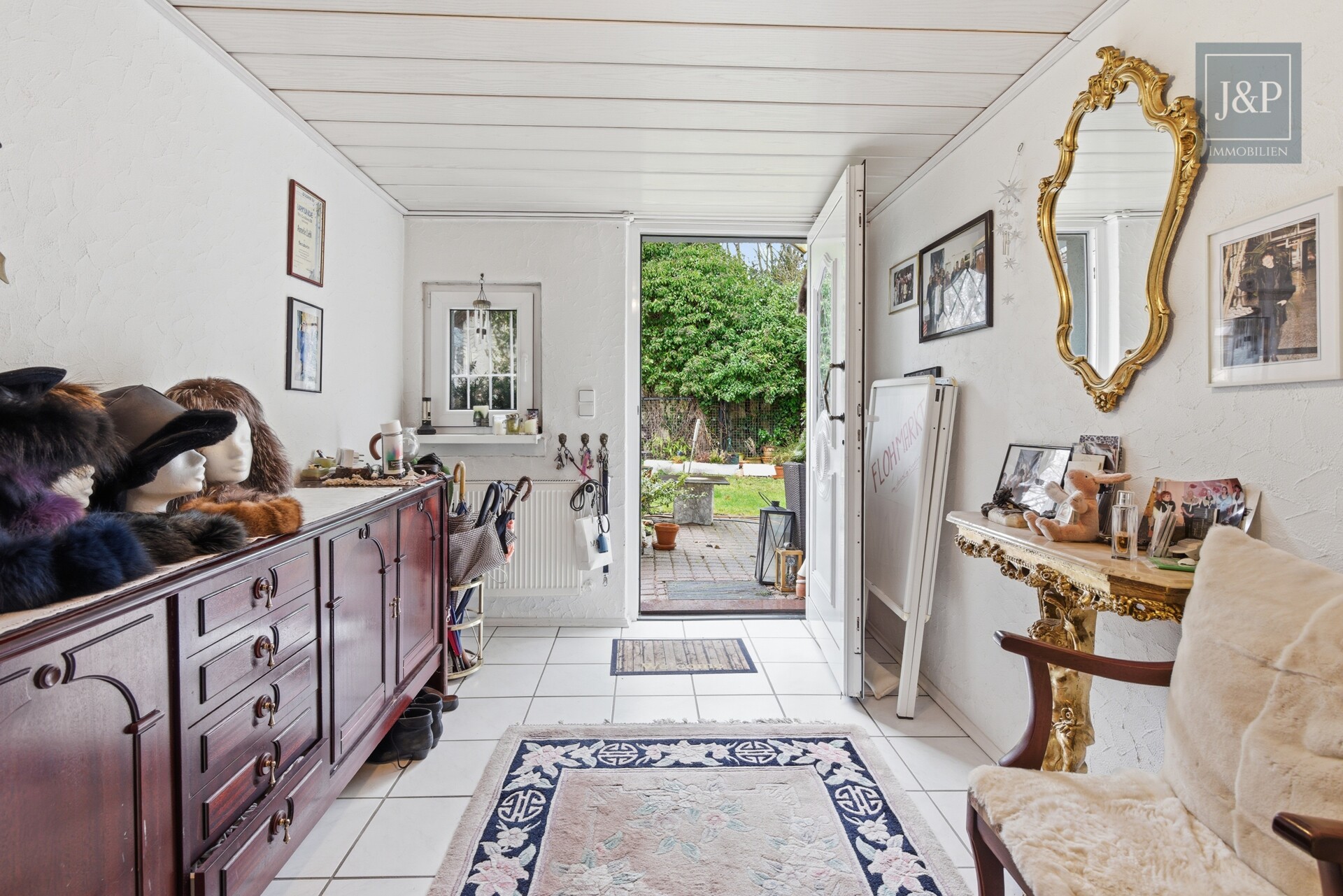 Einfamilienhaus in Frankfurt-Rödelheim | Garten | ruhige Parklage | Bauland - Flur