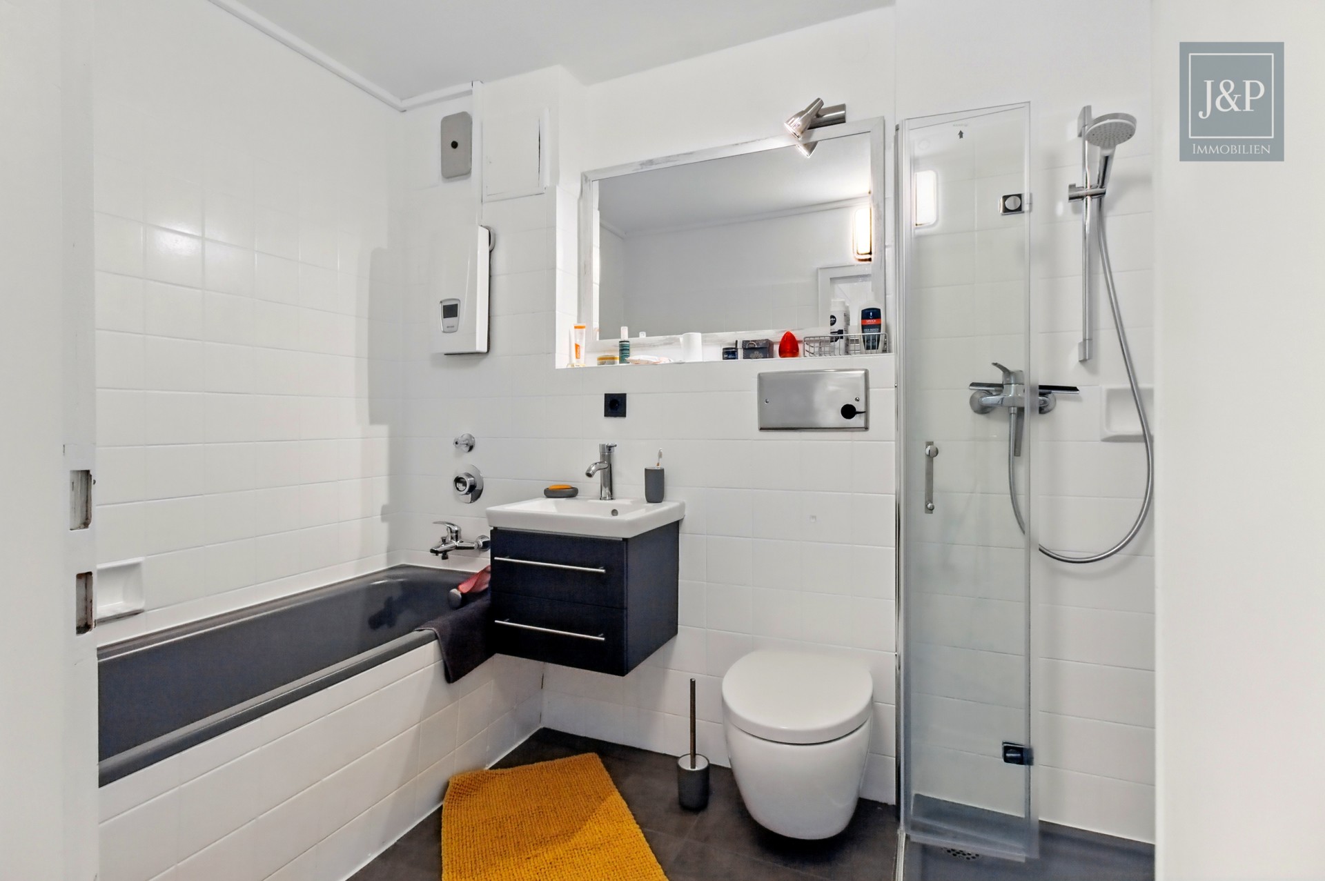 Modernisierte und naturnahe 2-Zimmer-Wohnung mit großzügiger Terrasse! - Badezimmer