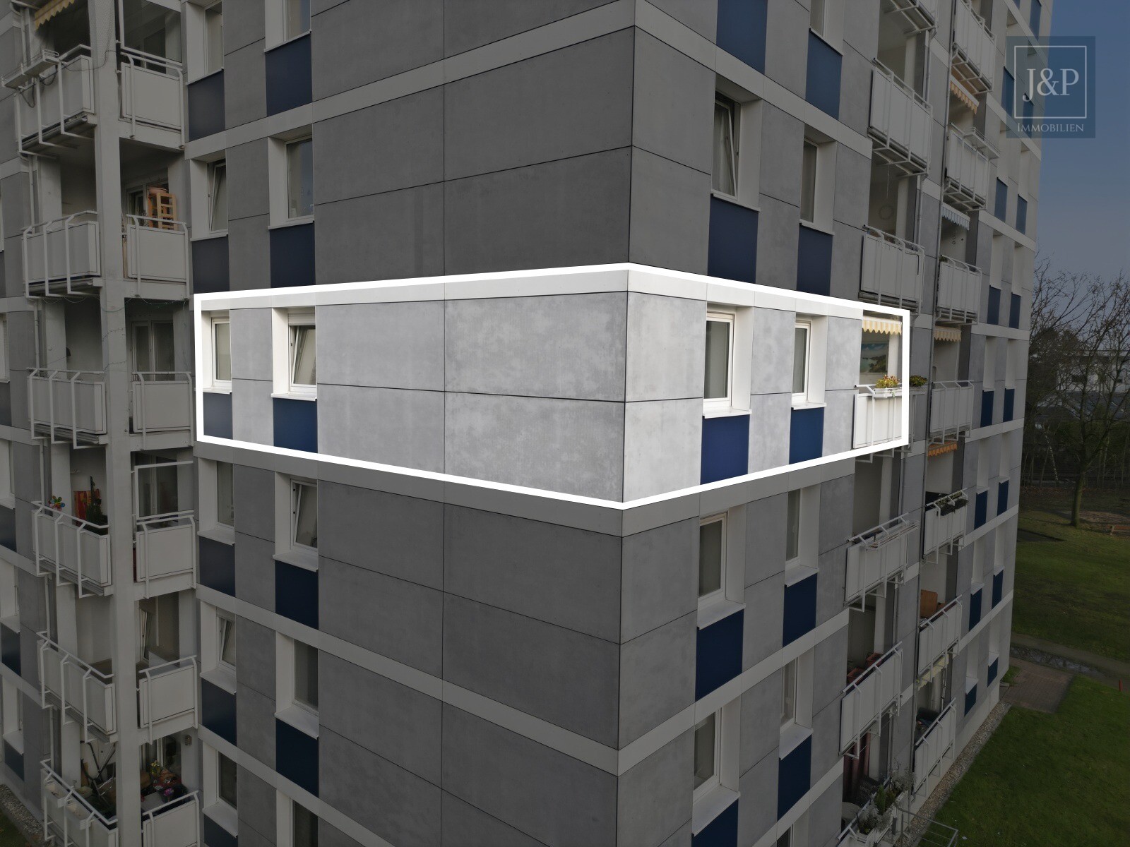 Lichtdurchflutete 4-Zimmer-Wohnung mit Balkon & Stellplatz in zentraler Lage von Eschborn - Wohnungsansicht außen