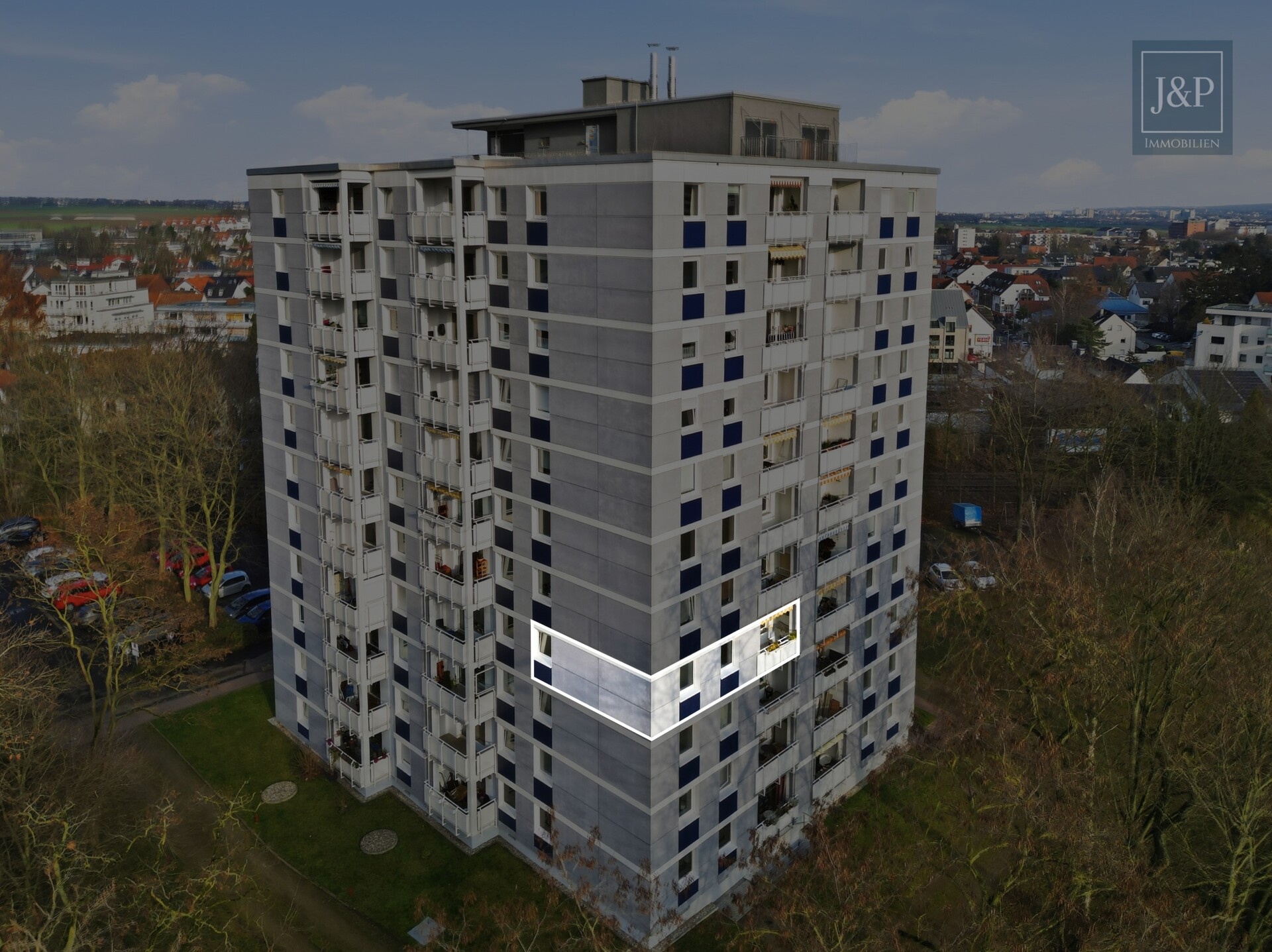 Lichtdurchflutete 4-Zimmer-Wohnung mit Balkon & Stellplatz in zentraler Lage von Eschborn - Wohnung Außenansicht