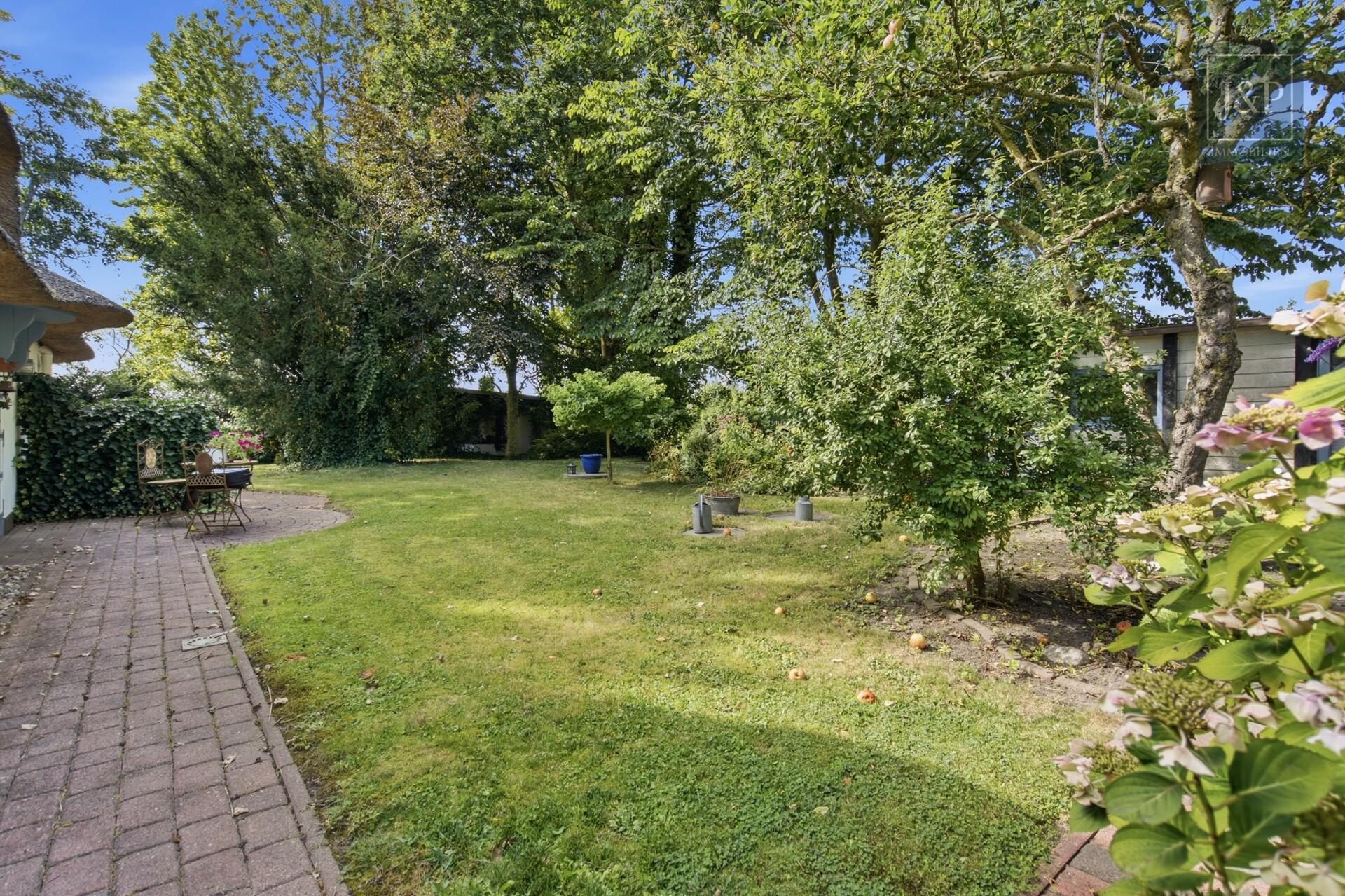 Unter Reet: Einmaliges Schmuckstück in Ortsrandlage - Garten