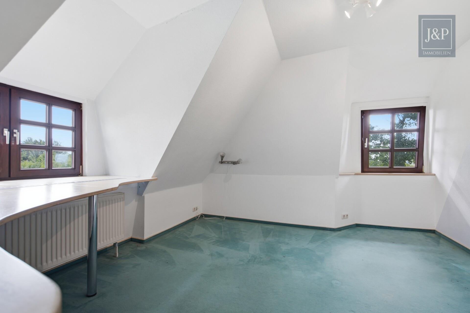 Unter Reet: Einmaliges Schmuckstück in Ortsrandlage - Schlafzimmer DG