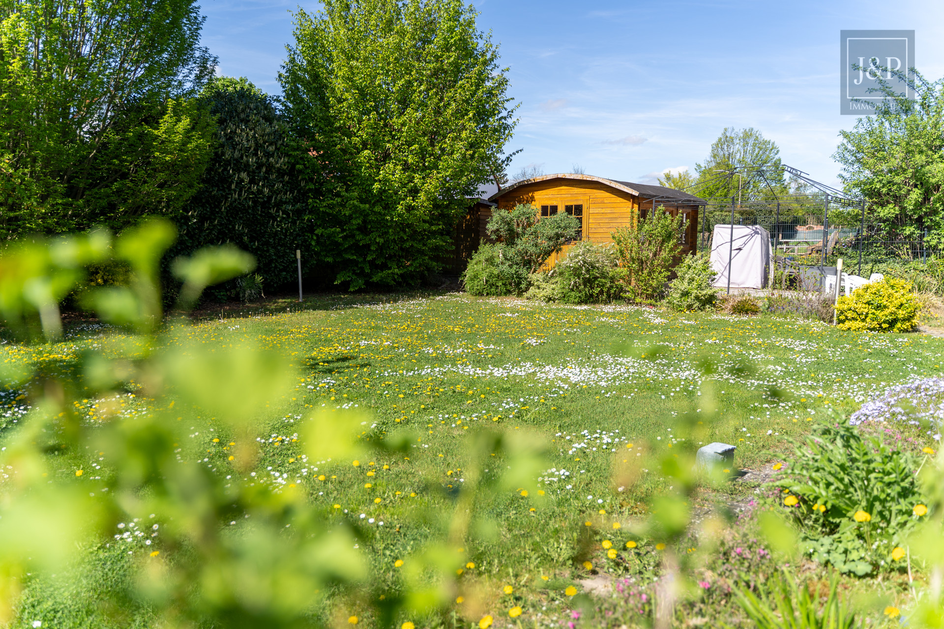 Ein Zuhause für Generationen – modernisiertes Mehrfamilienhaus in zentraler Lage von Bruchköbel! - Garten