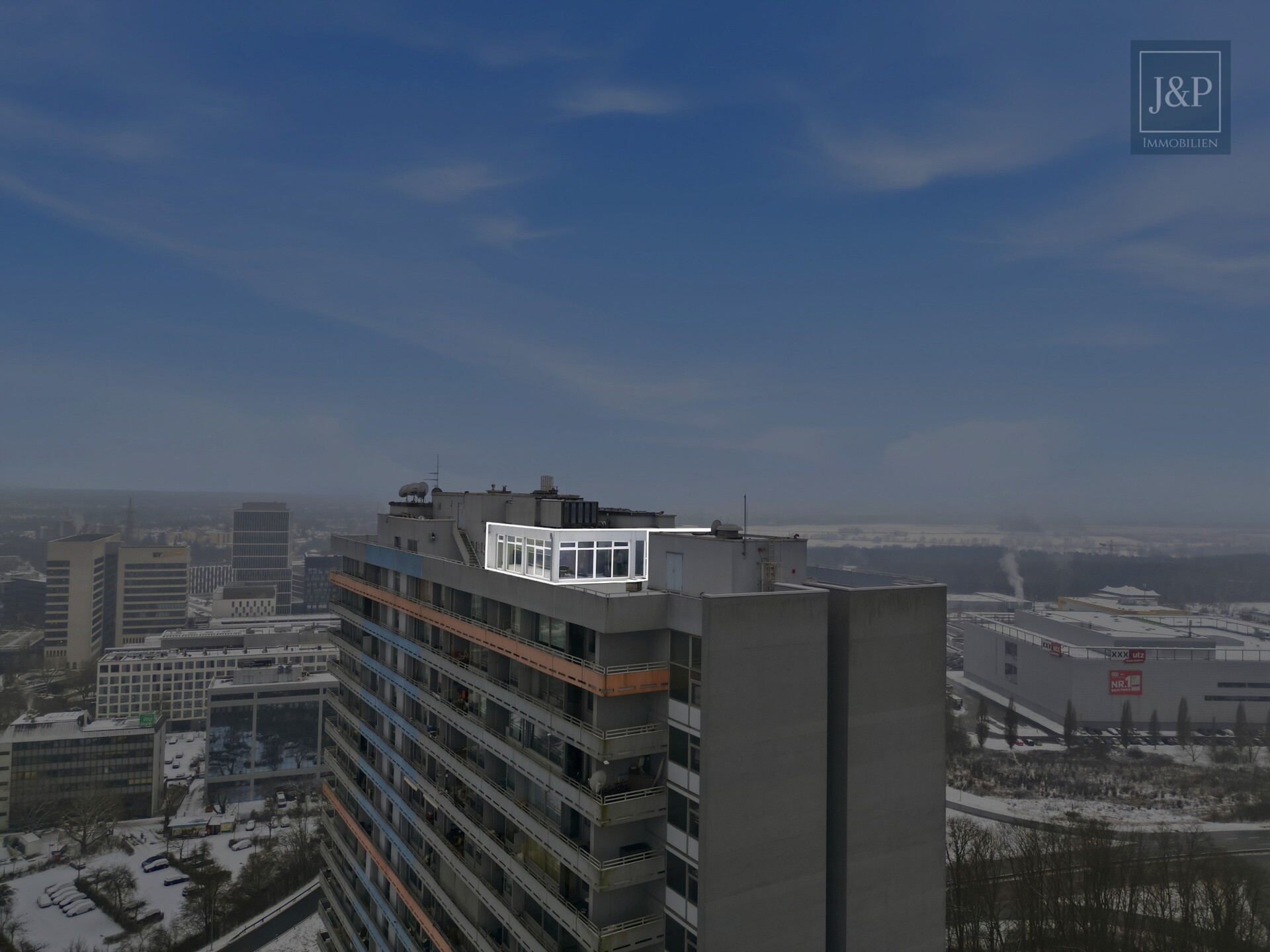 Luxus über den Dächern Eschborns - exklusives Architekten-Penthouse mit spektakulärem Ausblick - Penthouse im Gebäude