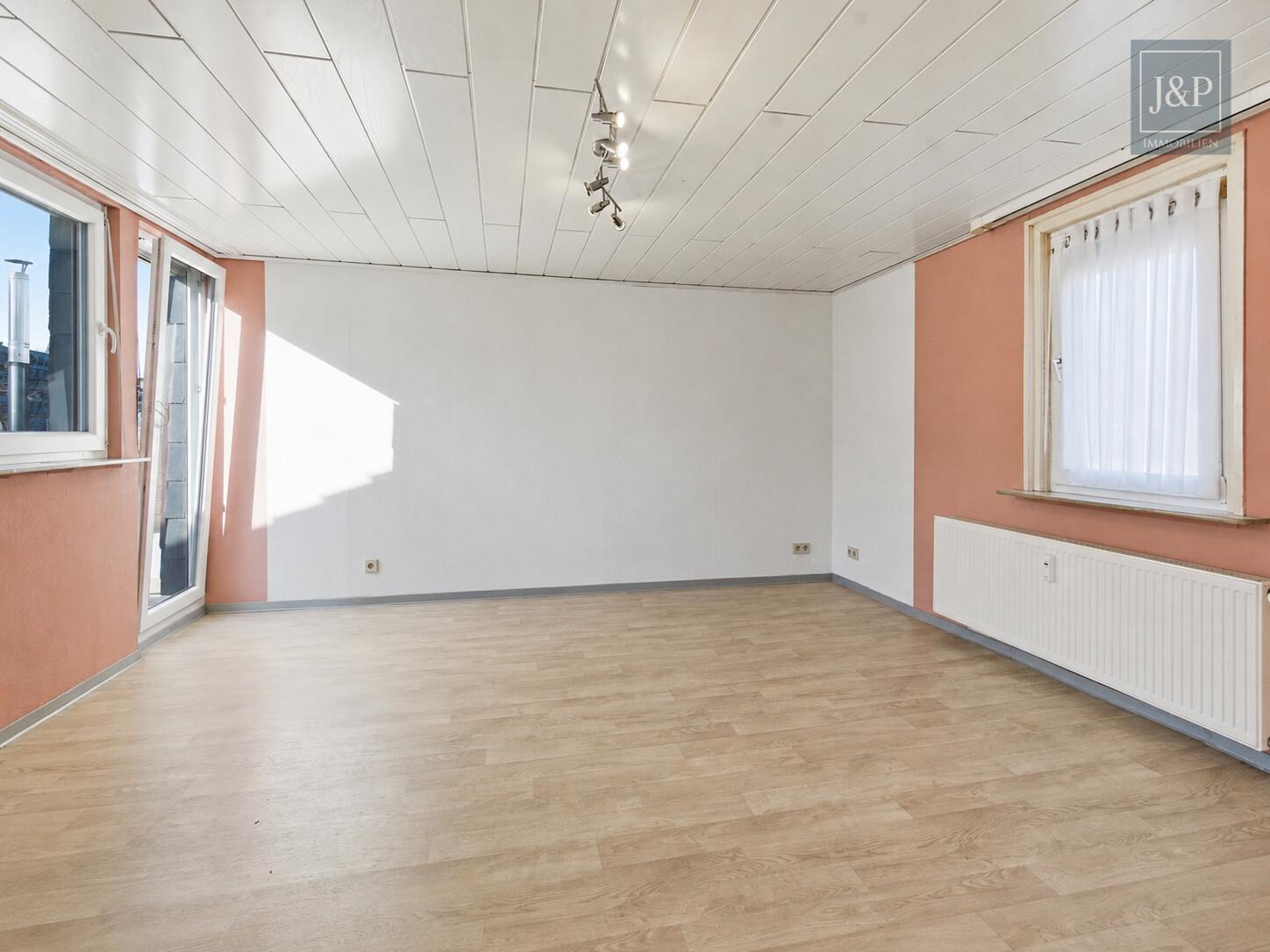 Zentral & ruhig: Gepflegtes Wohn- und Geschäftshaus mit vielfältigen Nutzungsmöglichkeiten - 1,5 Zimmer-Wohnung