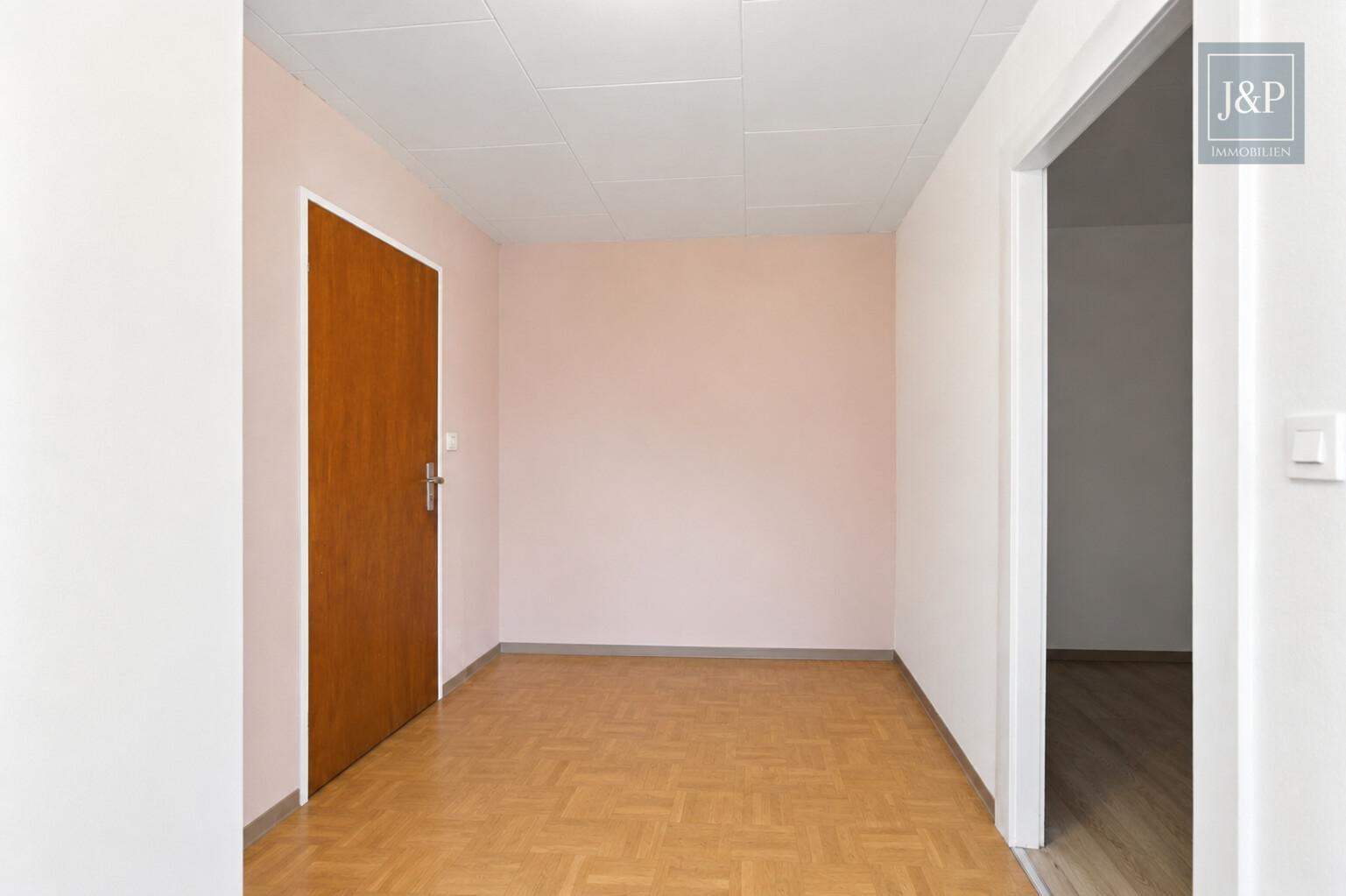 Zentral & ruhig: Gepflegtes Wohn- und Geschäftshaus mit vielfältigen Nutzungsmöglichkeiten - 1,5 Zimmer-Wohnung