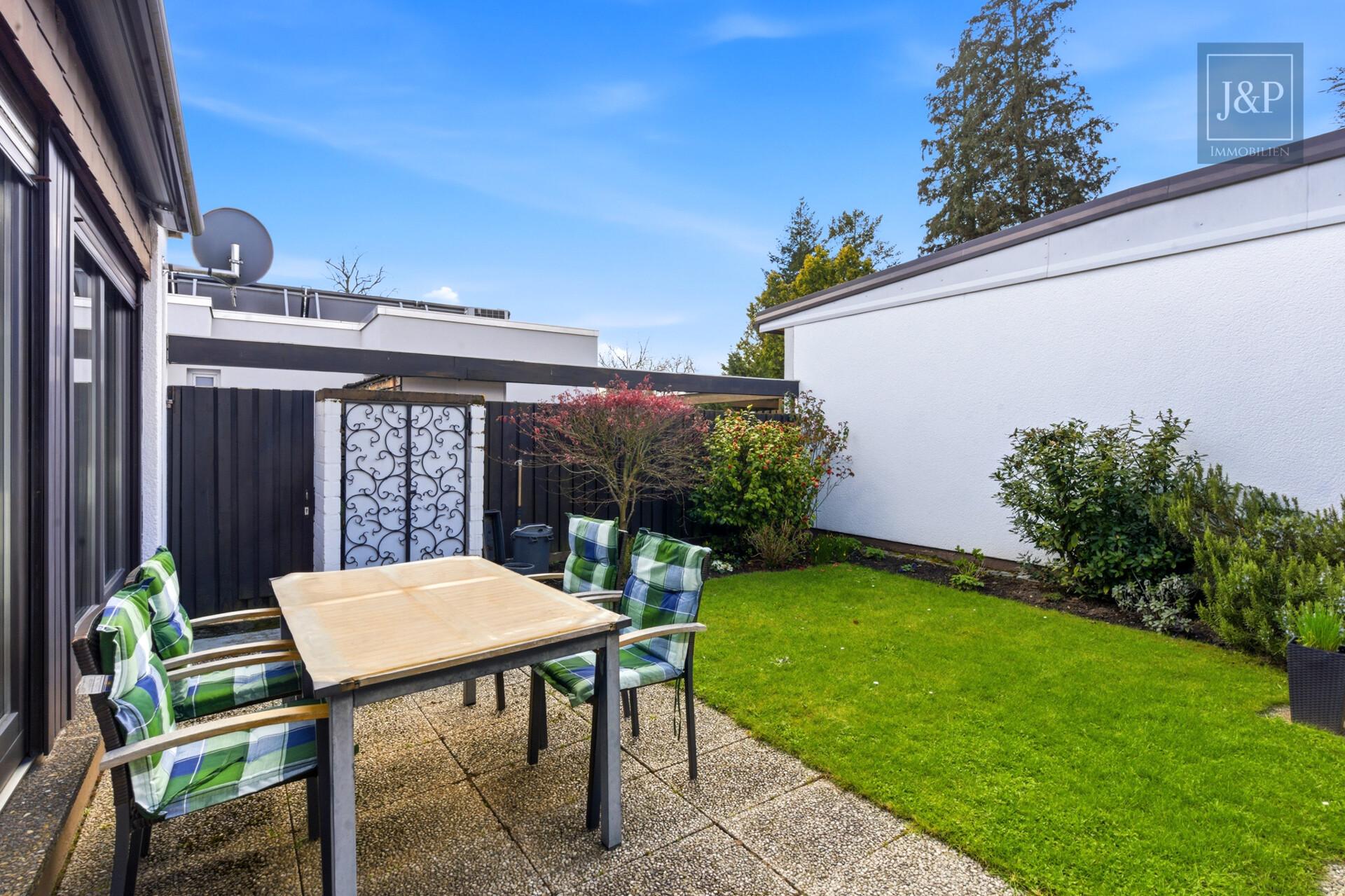 Familien-Bungalow in ruhiger Lage – Garage, Sauna & schöner Garten! - Garten