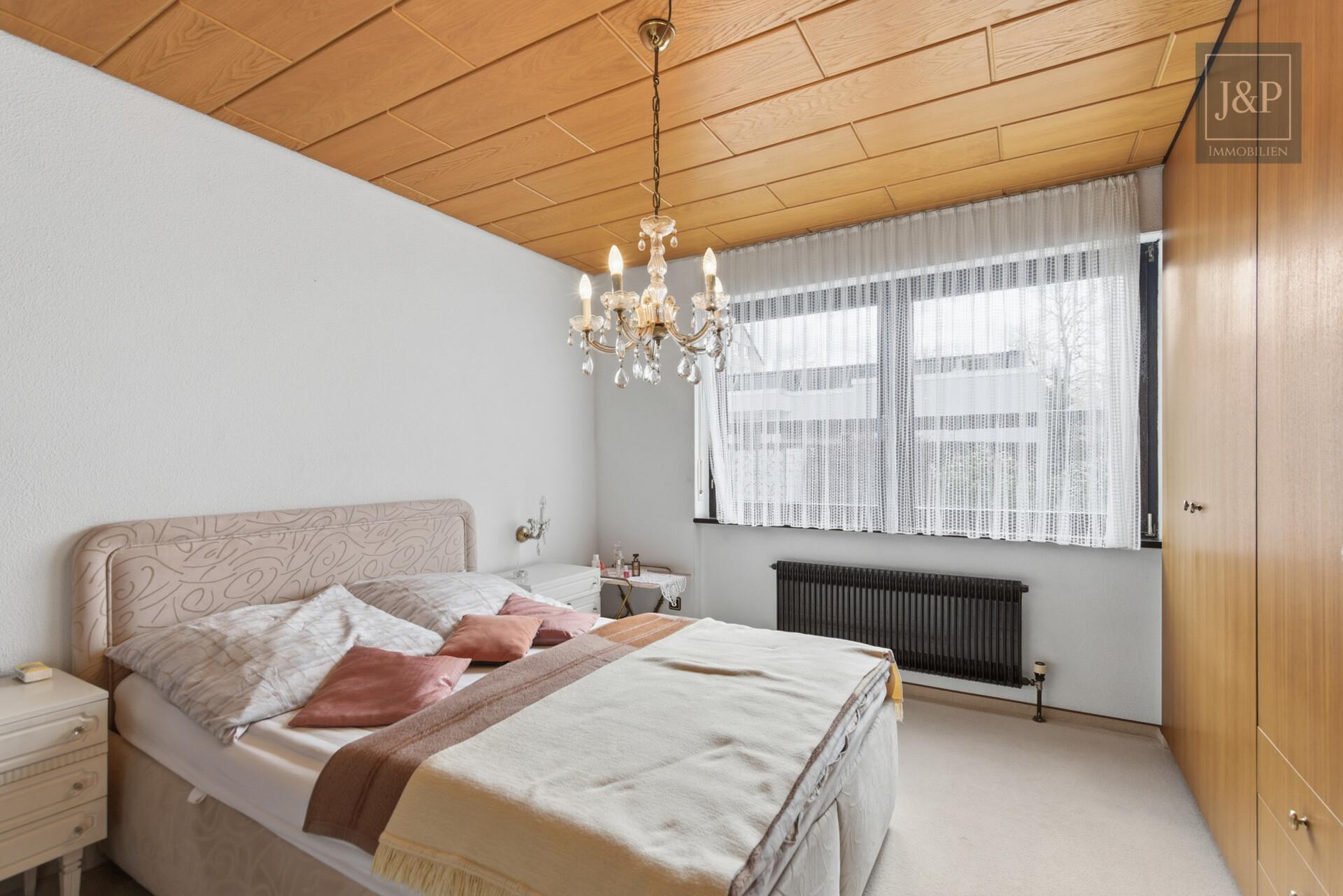 Familien-Bungalow in ruhiger Lage – Garage, Sauna & schöner Garten! - Schlafzimmer 2