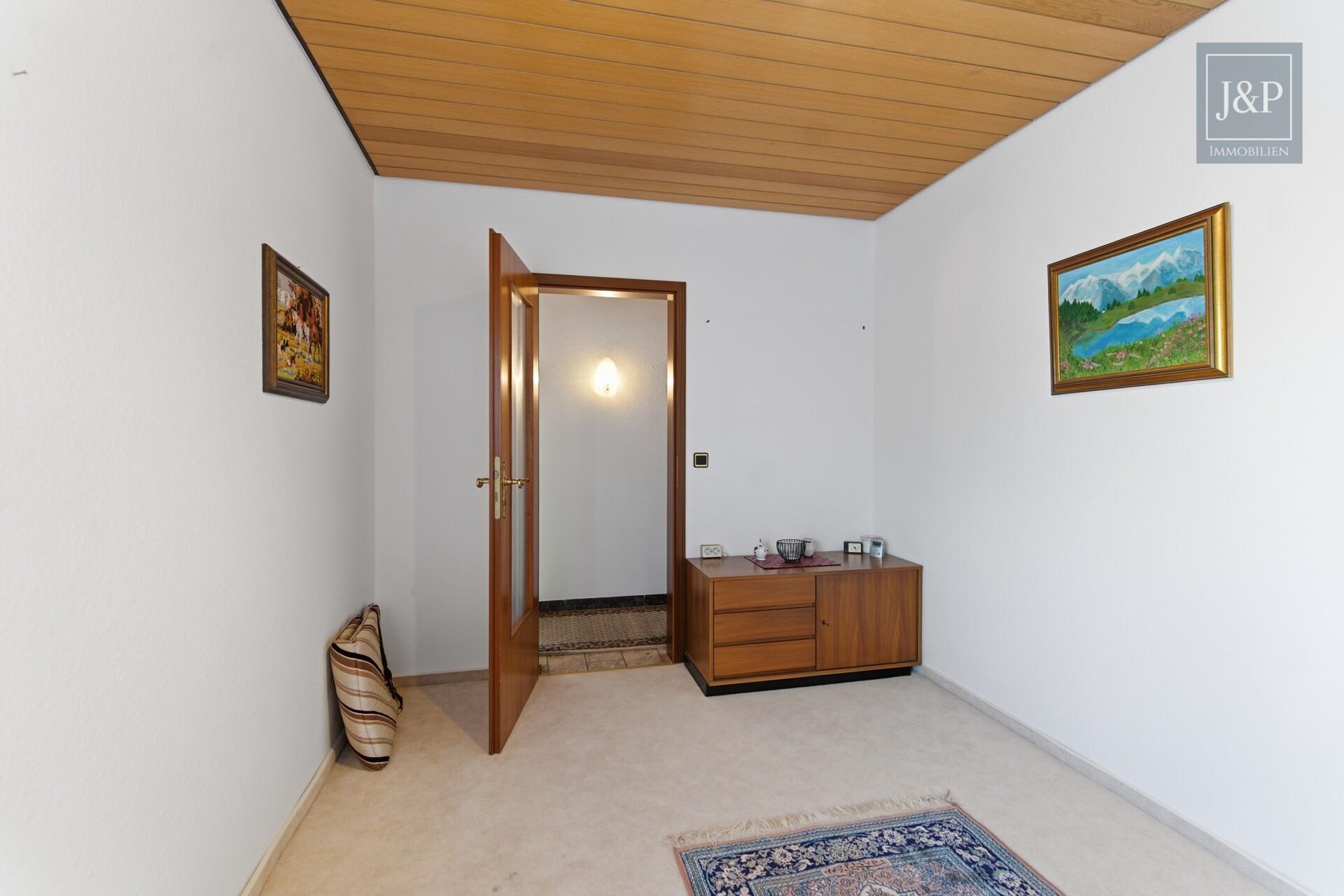 Familien-Bungalow in ruhiger Lage – Garage, Sauna & schöner Garten! - Schlafzimmer 3