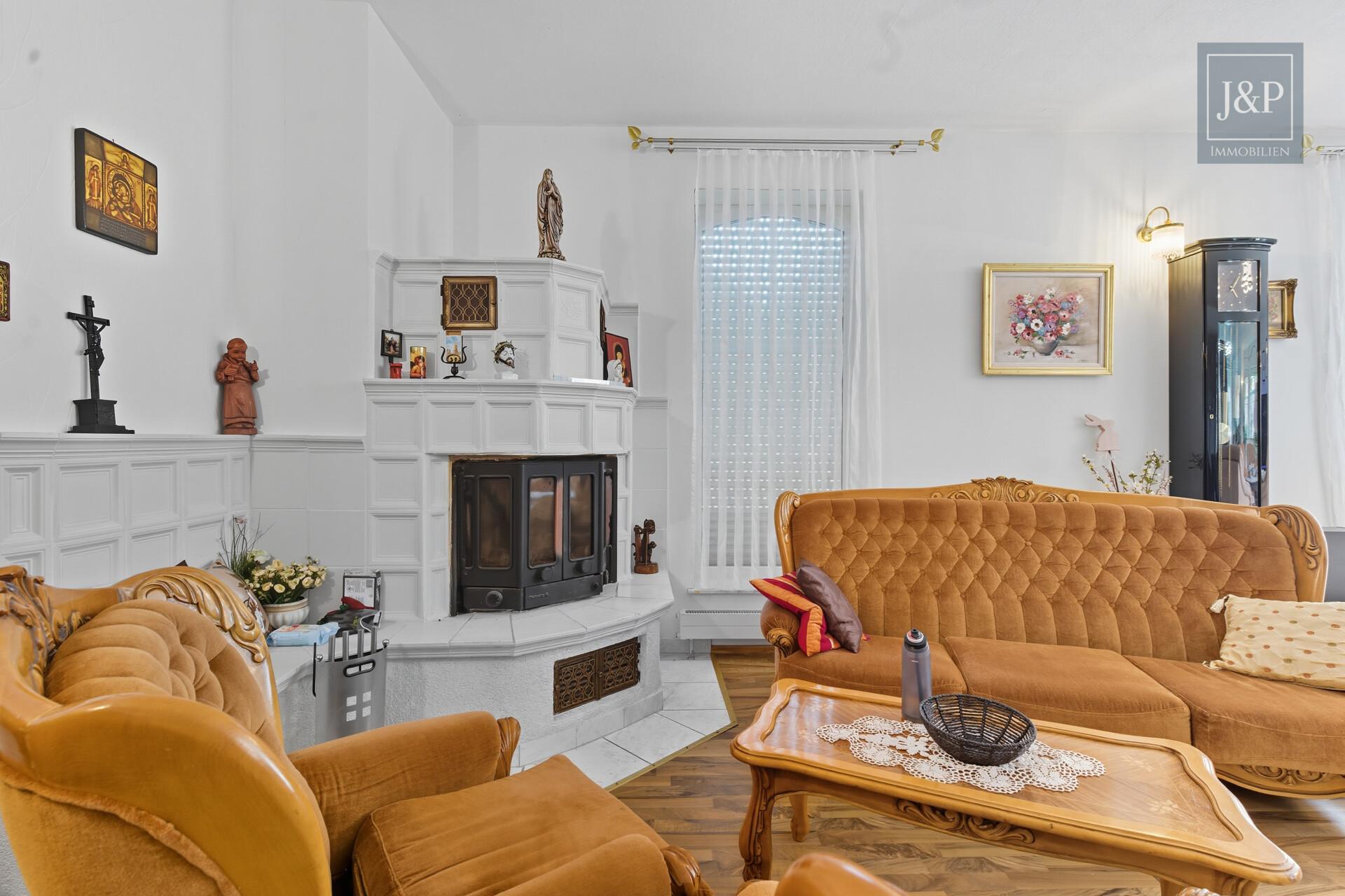 Einmalige Gelegenheit! Ihr Anwesen im Villenviertel von Glattbach. Einliegerwohnung & Waldnähe - Kaminecke