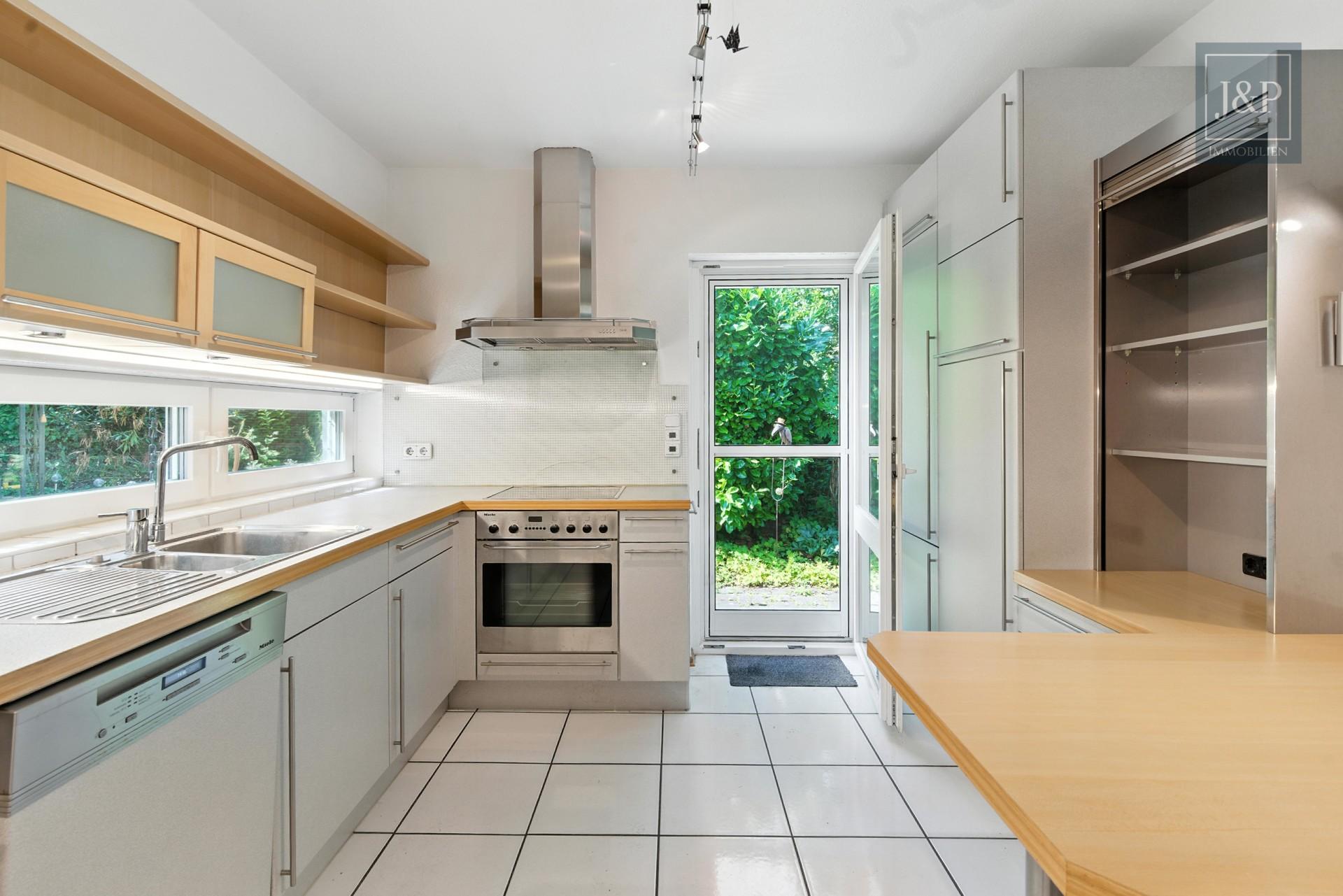 Wohnen in Top-Lage von Goldbach mit großem Grundstück! – Besonderes Wohnerlebnis im Architektenhaus - EG Küche