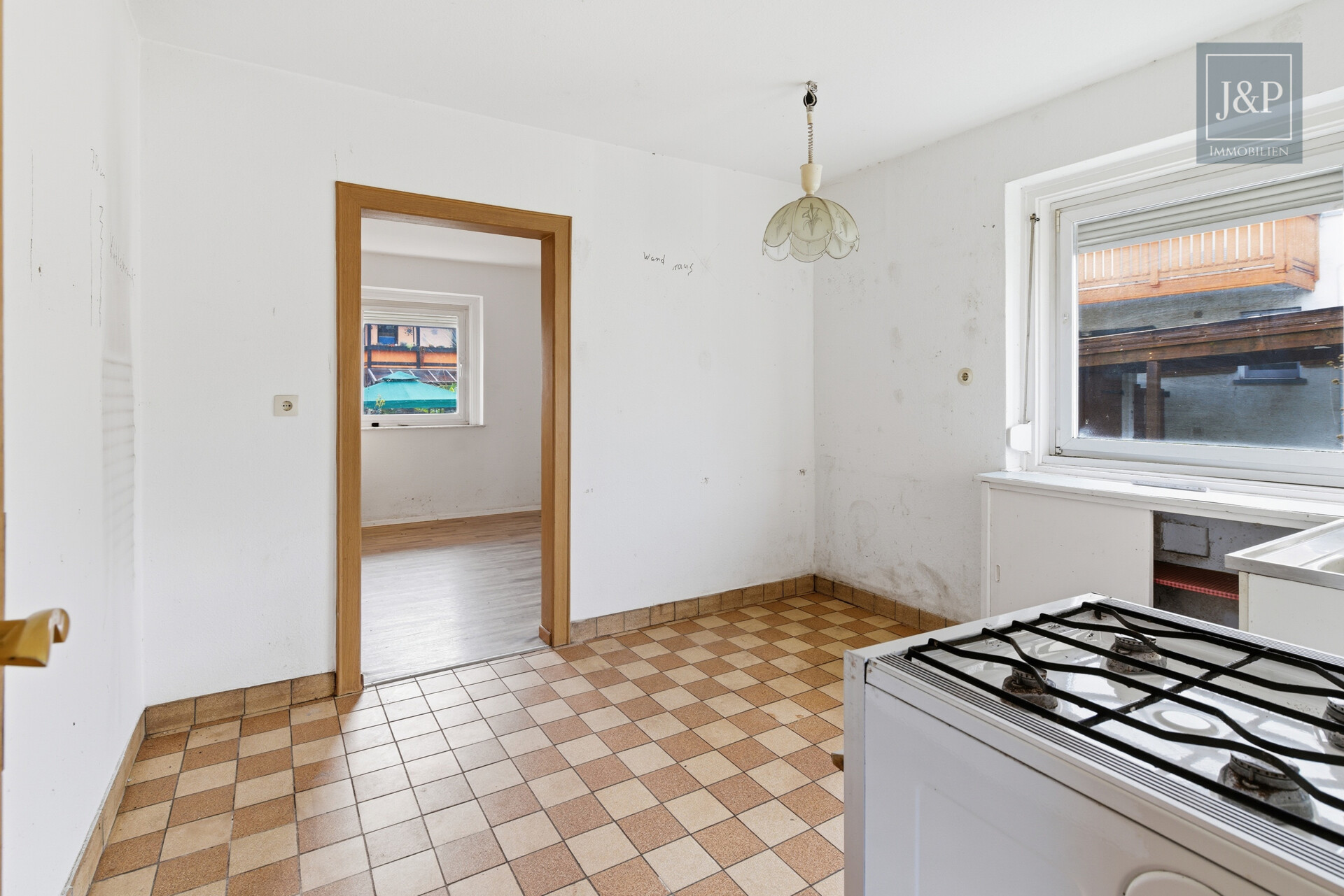 1-2 Familienhaus mit Ausbaureserve in ruhiger Lage im Streitwald - Küche EG