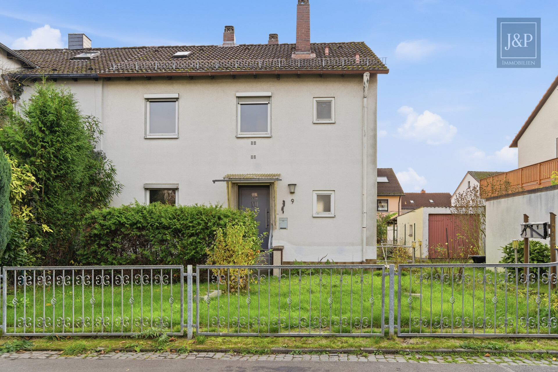 1-2 Familienhaus mit Ausbaureserve in ruhiger Lage im Streitwald - Vorderansicht
