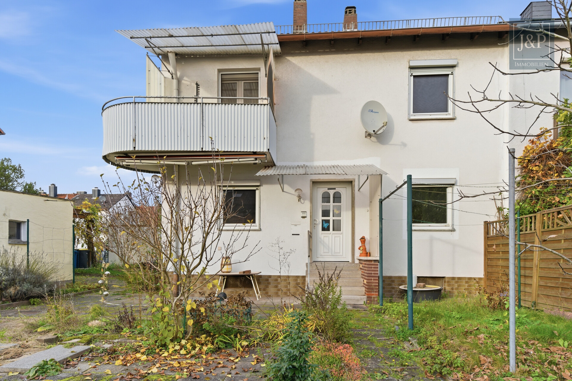 1-2 Familienhaus mit Ausbaureserve in ruhiger Lage im Streitwald - Haus Hinteransicht