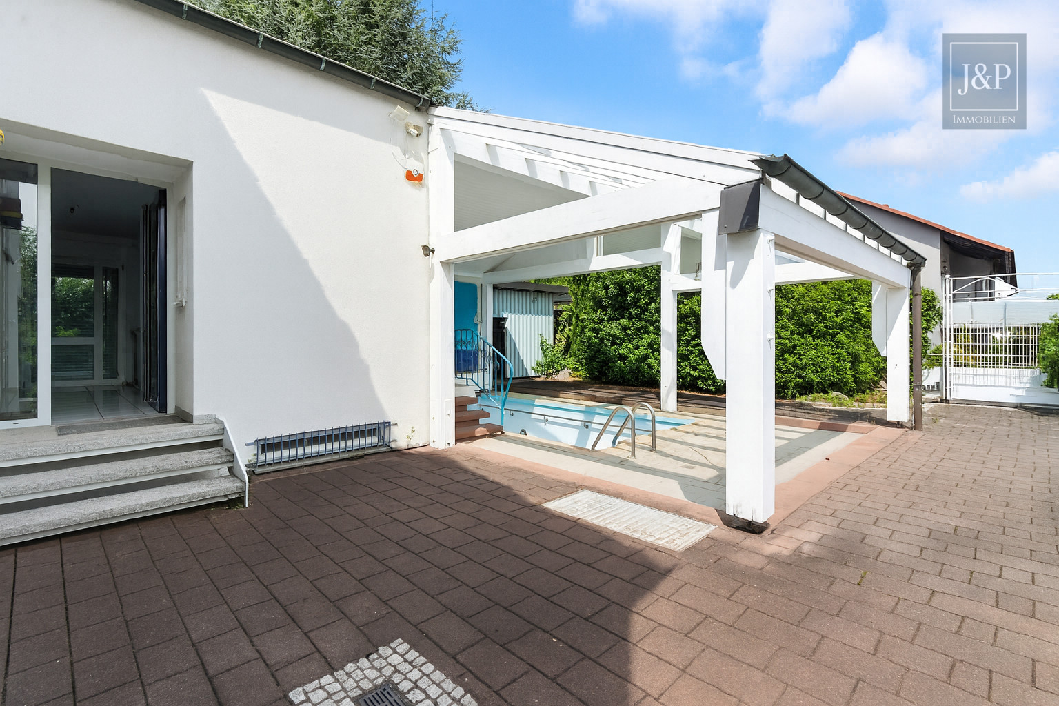 Wohnen in Top-Lage von Goldbach! – Besonderes Wohnerlebnis im Architektenhaus - Sonnenterrasse