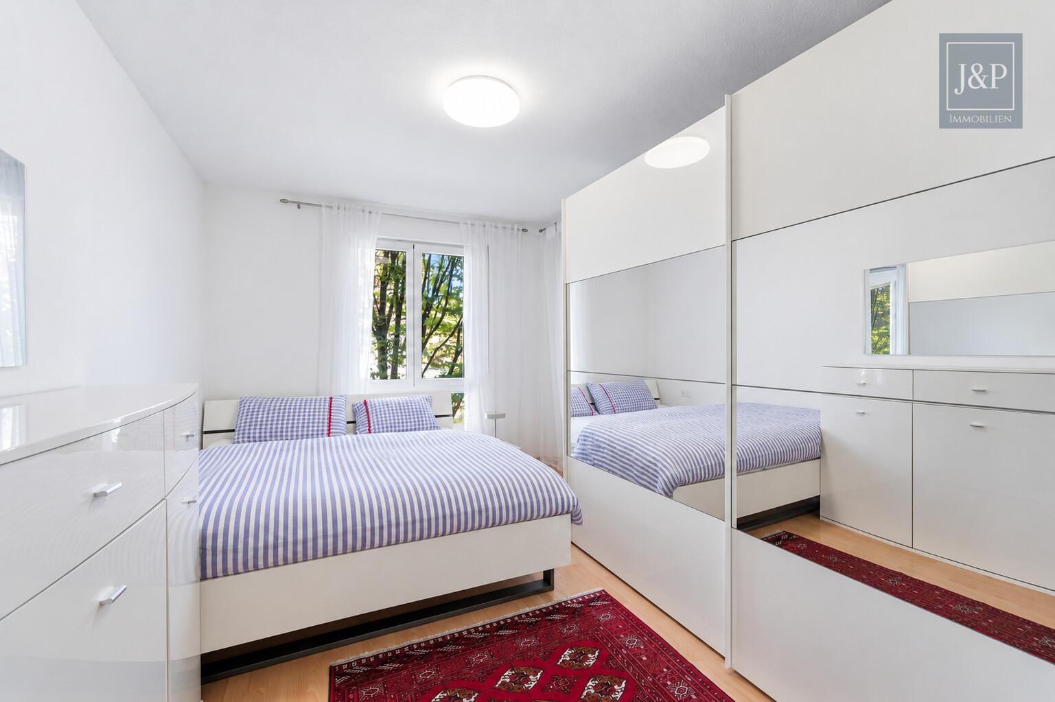 Ankommen und wohlfühlen: Helle 4-Zimmer-Wohnung mit Wintergarten & Balkon - Zimmer 1