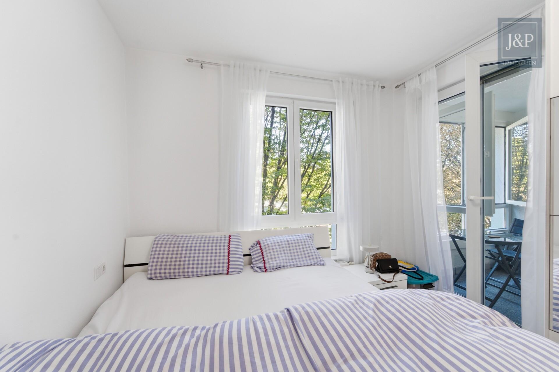 Ankommen und wohlfühlen: Helle 4-Zimmer-Wohnung mit Wintergarten & Balkon - Zimmer 1