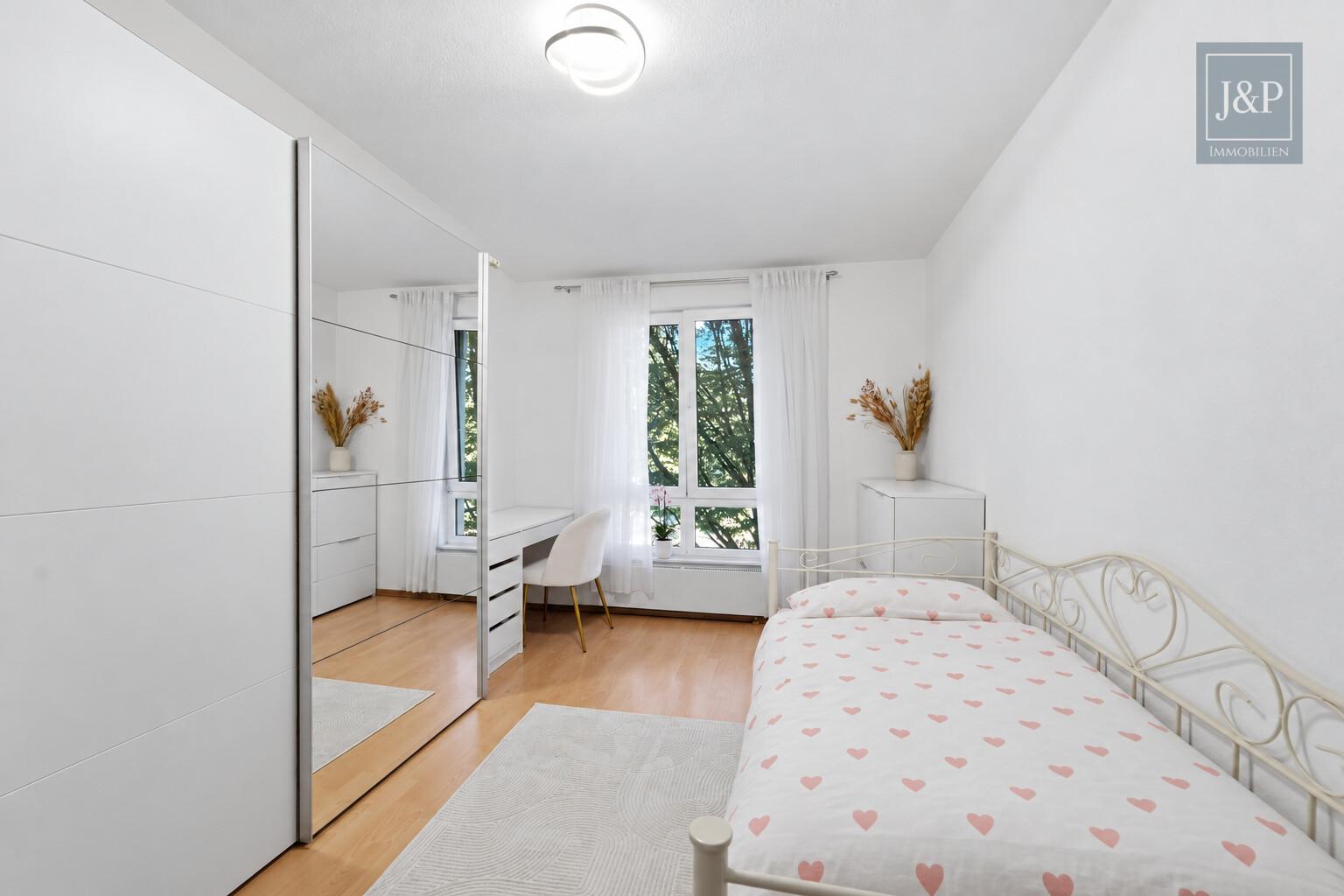 Ankommen und wohlfühlen: Helle 4-Zimmer-Wohnung mit Wintergarten & Balkon - Zimmer 3