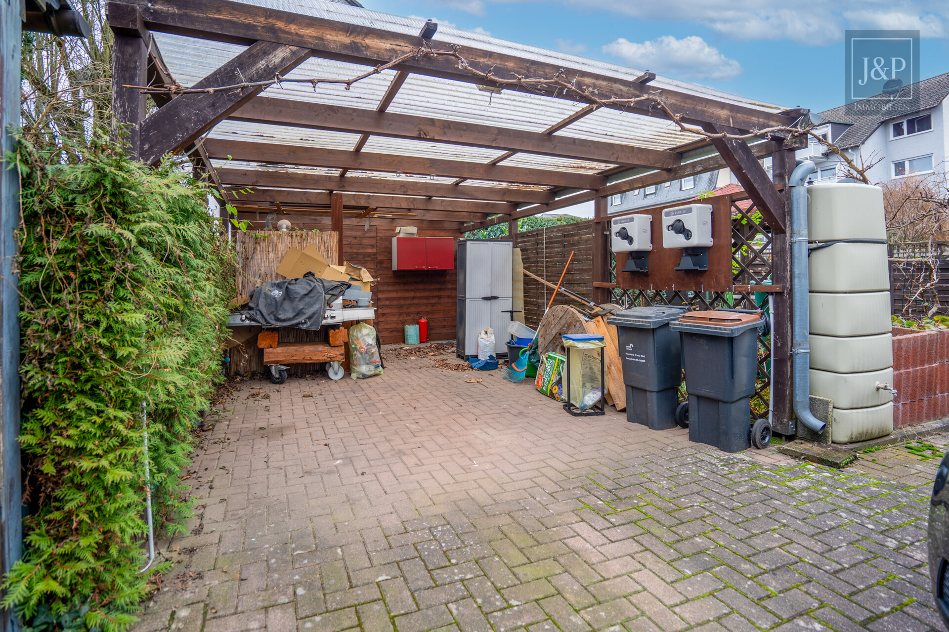 Familienfreundliche Doppelhaushälfte mit Westterrasse, Garten & Wallbox! - Carport