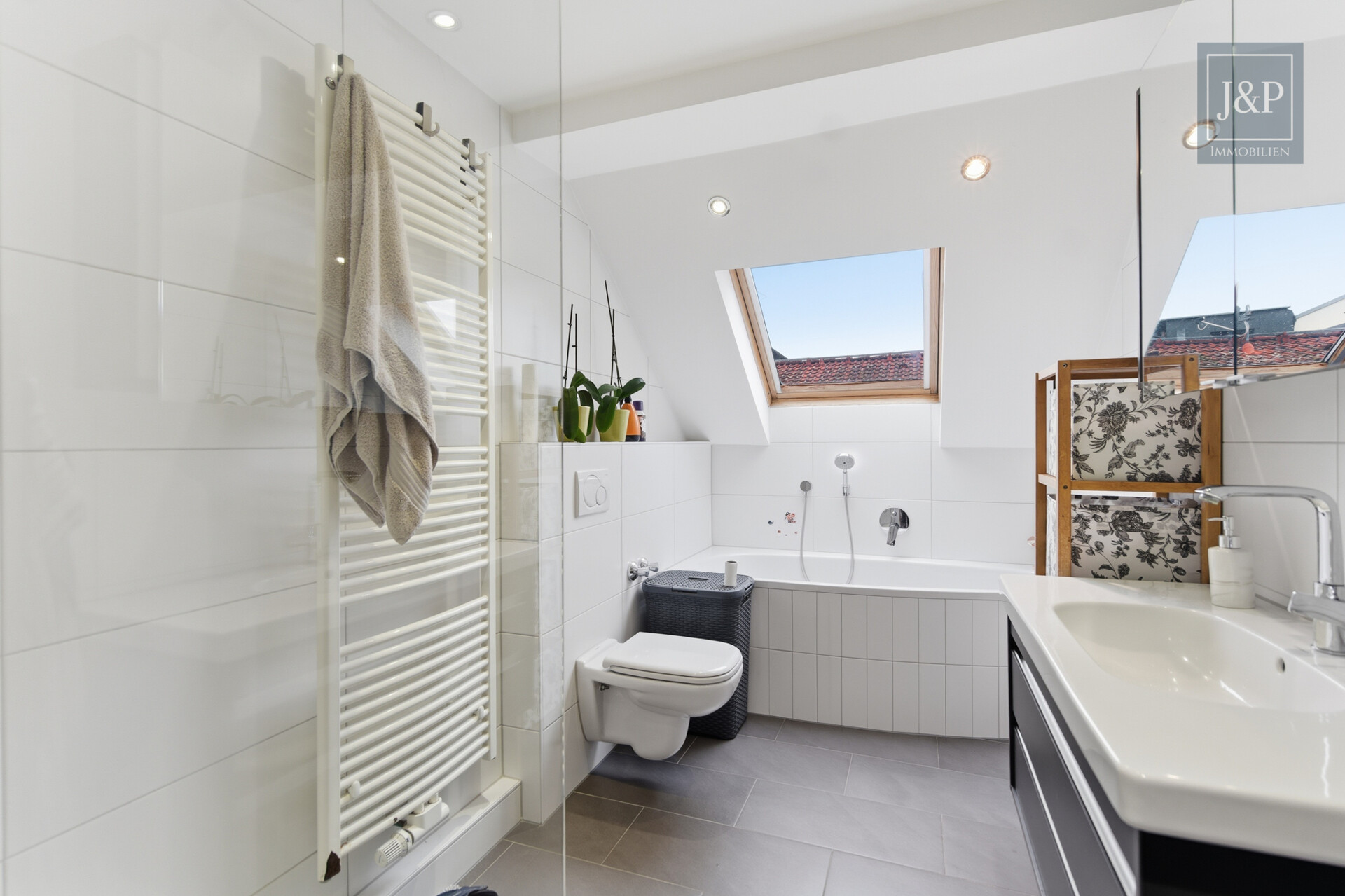 Familienfreundliche Doppelhaushälfte mit Westterrasse, Garten & Wallbox! - Badezimmer 2