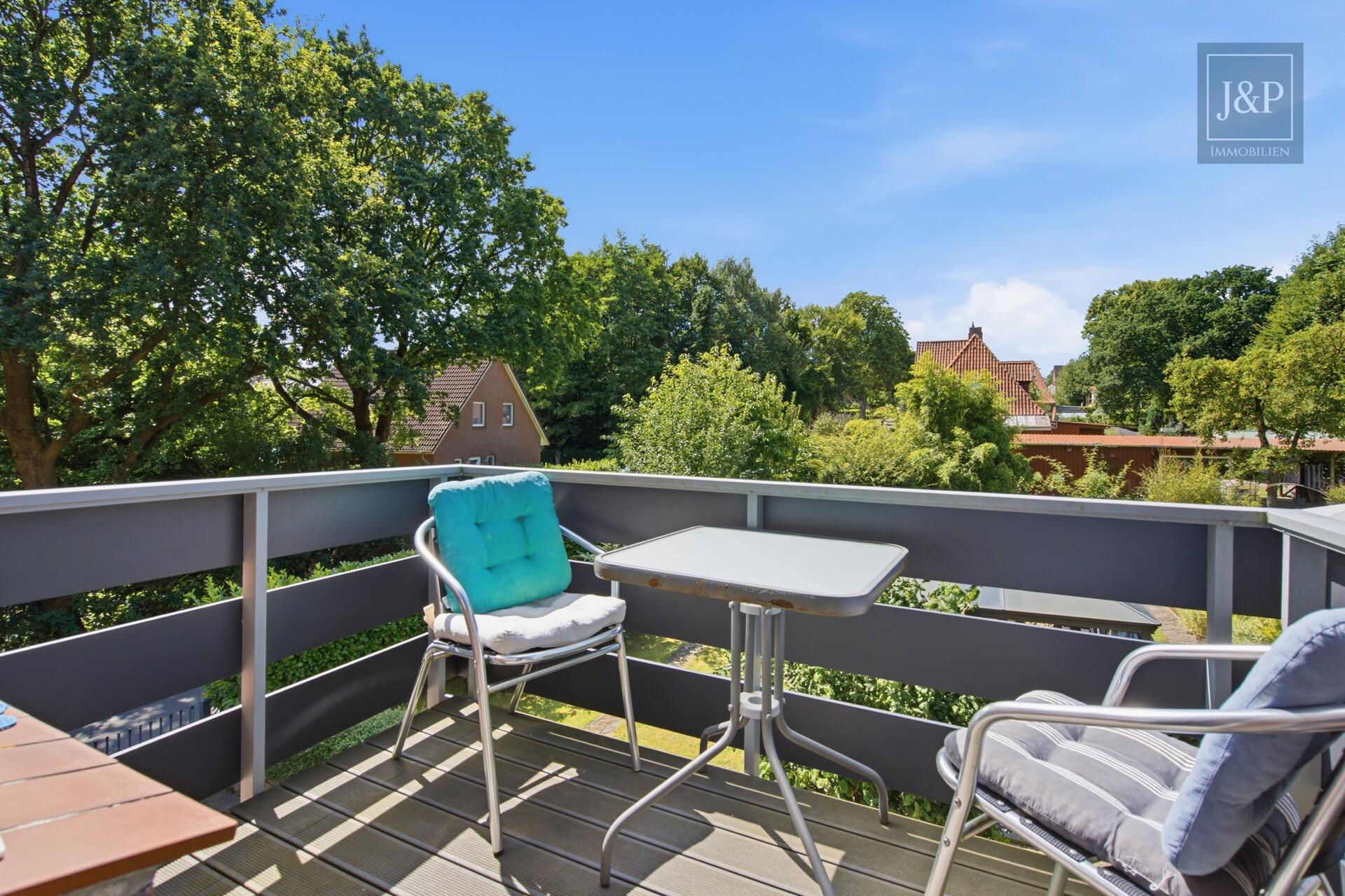 Großzügiger Garten: Modernisiertes Wohnjuwel zum Einzug bereit - Balkon