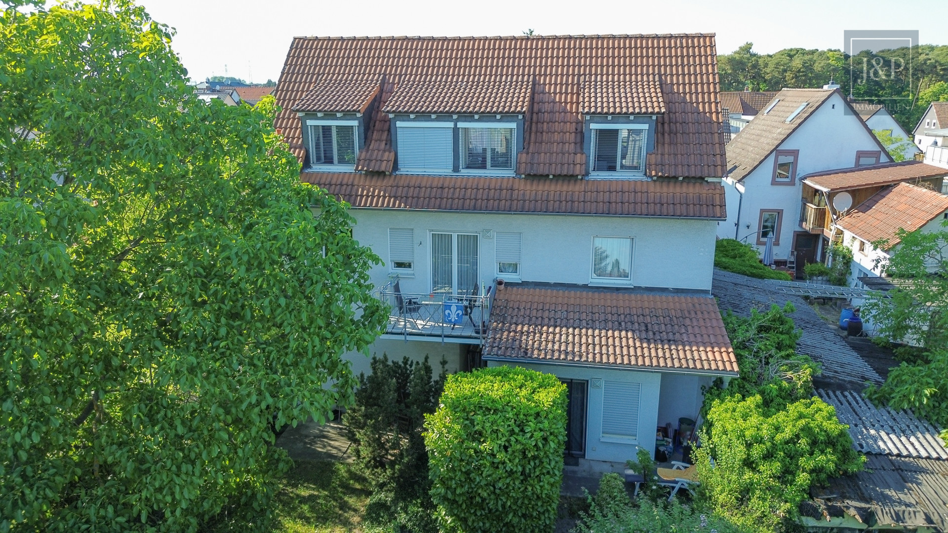 Zentral, voll-vermietet und gepflegt: Mehrfamilienhaus mit fünf Einheiten in Pfungstadt! - Außenansicht