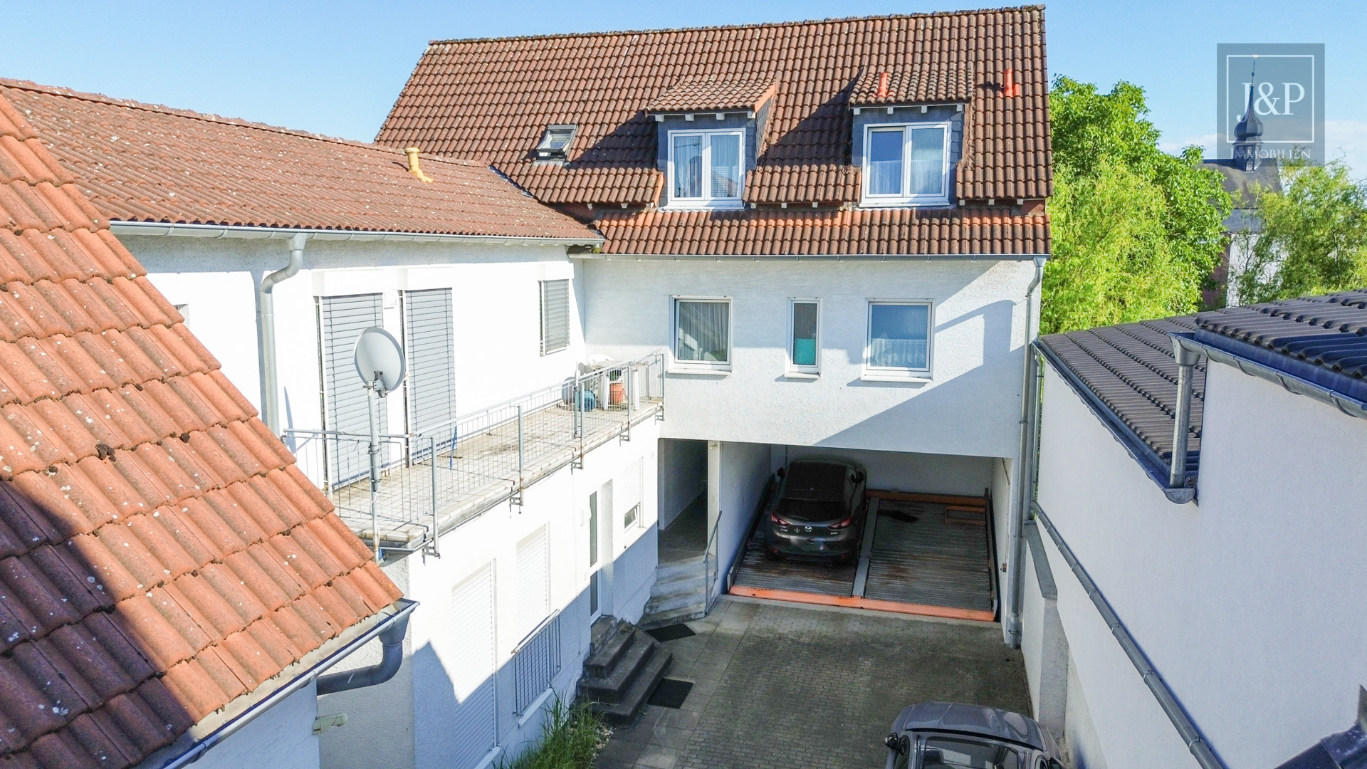 Zentral, voll-vermietet und gepflegt: Mehrfamilienhaus mit fünf Einheiten in Pfungstadt! - Außenansicht