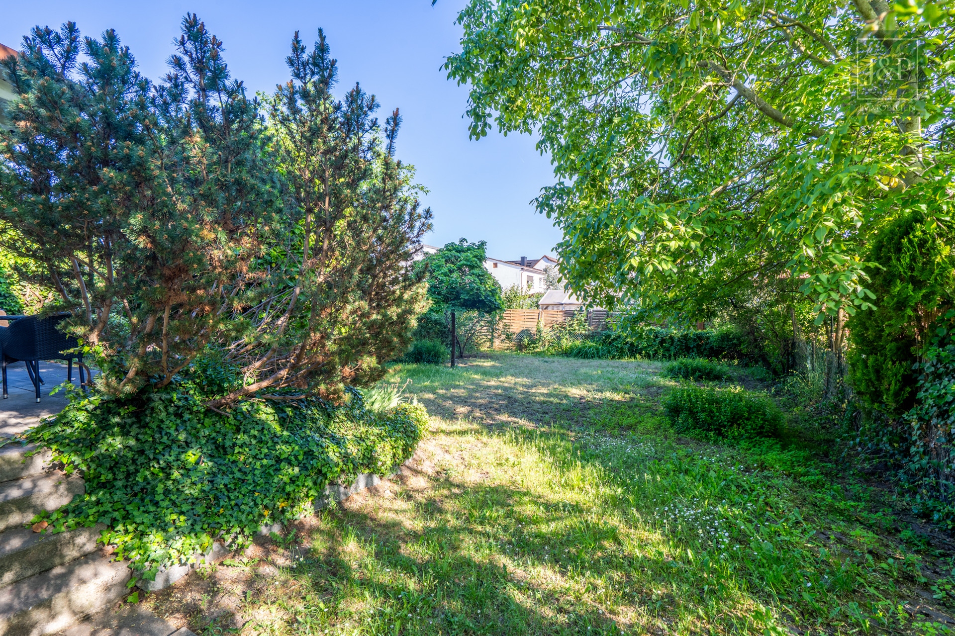 Zentral, voll-vermietet und gepflegt: Mehrfamilienhaus mit fünf Einheiten in Pfungstadt! - Garten