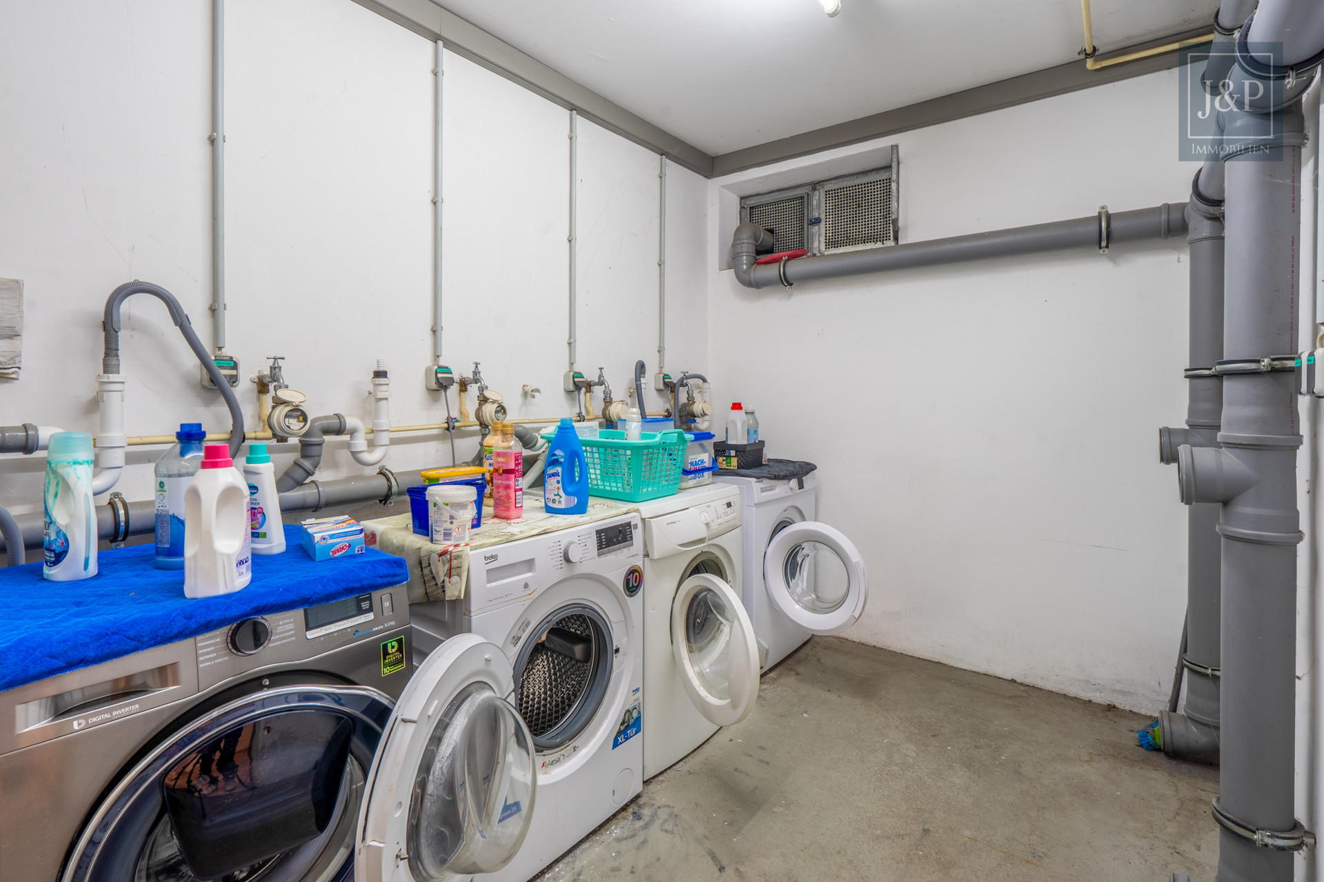 Zentral, voll-vermietet und gepflegt: Mehrfamilienhaus mit fünf Einheiten in Pfungstadt! - Waschküche