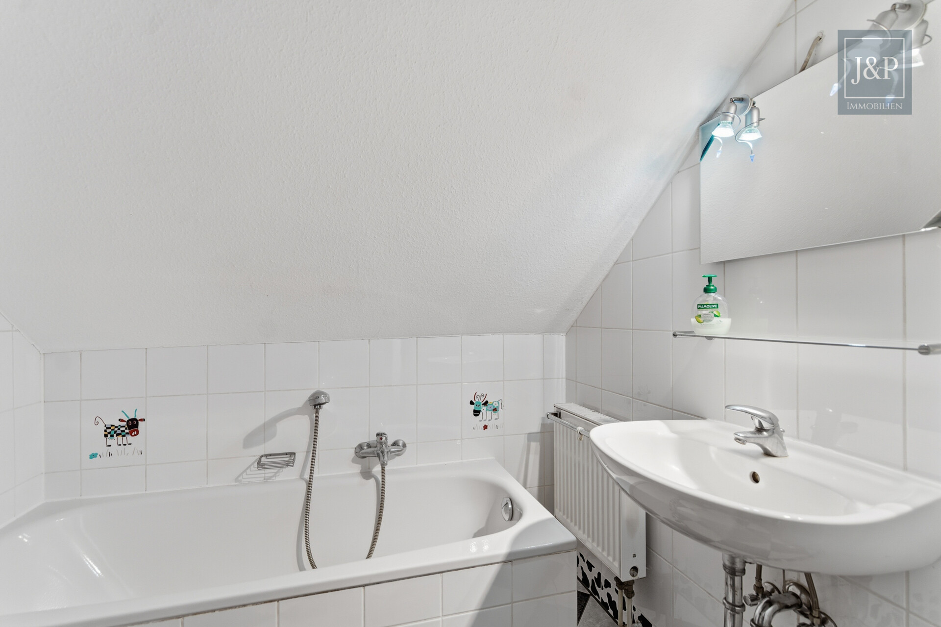 Familienfreundliche Doppelhaushälfte mit Westterrasse, Garten & Wallbox! - Badezimmer 1