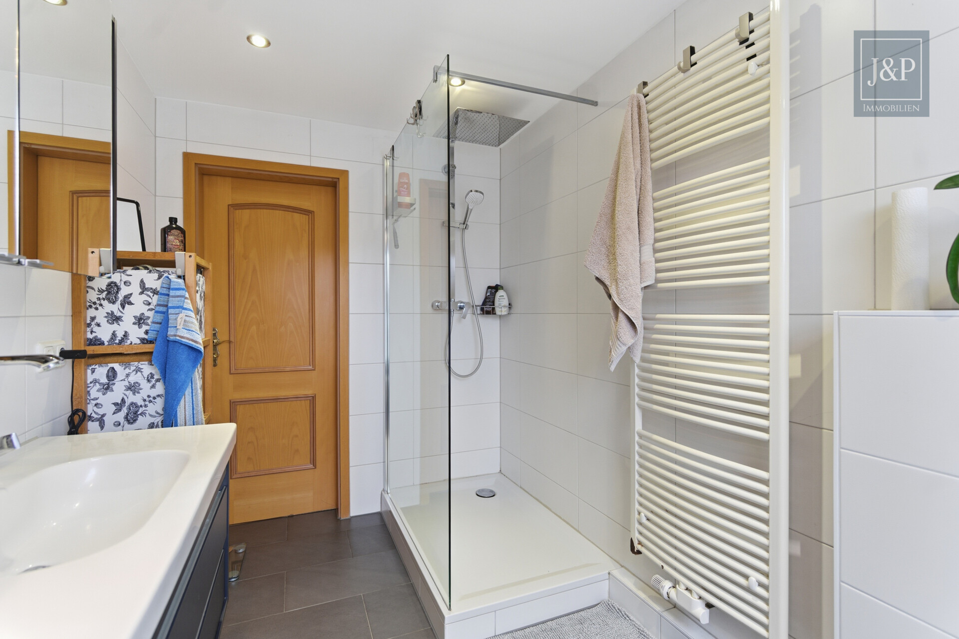 Familienfreundliche Doppelhaushälfte mit Westterrasse, Garten & Wallbox! - Badezimmer 2