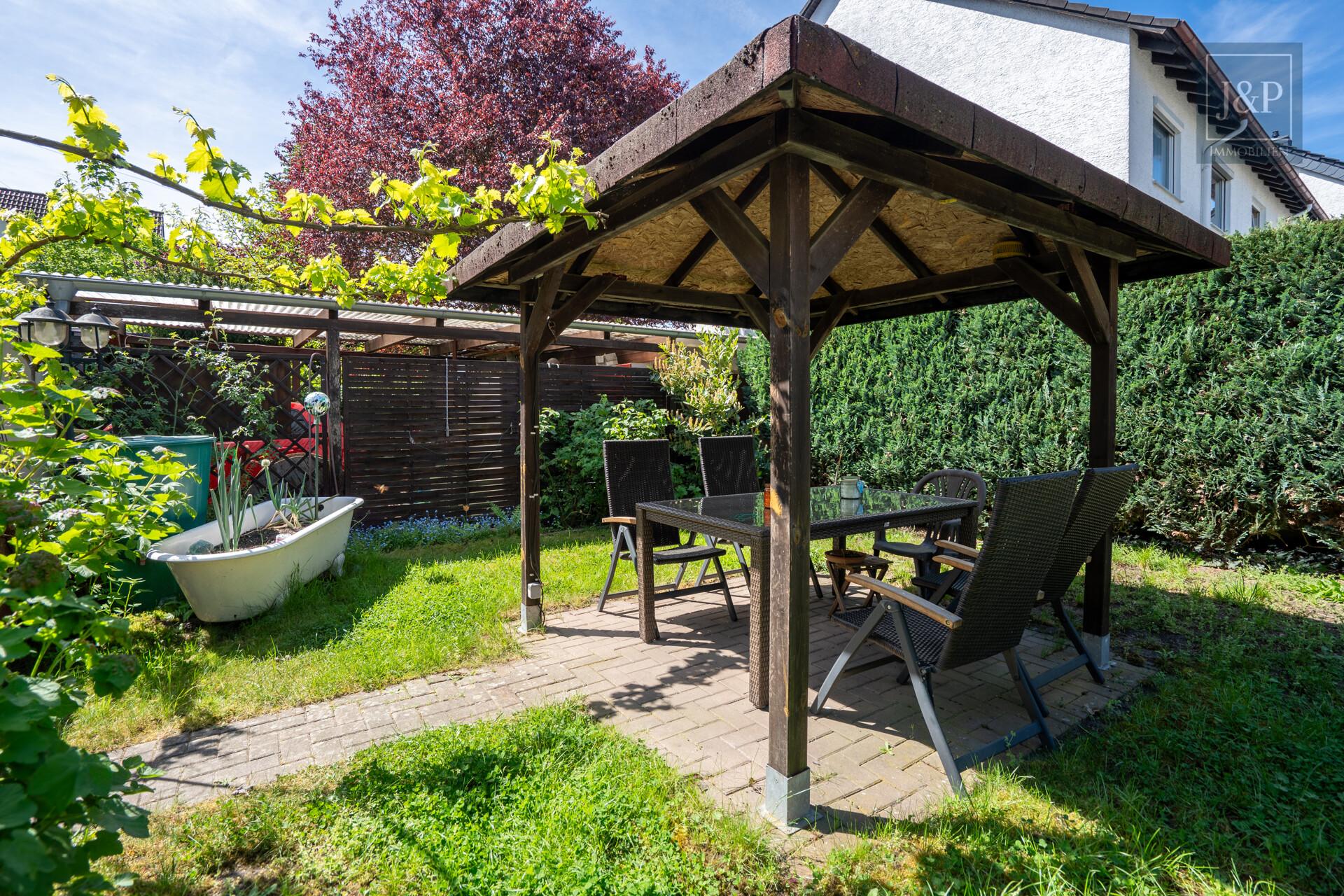 Familienfreundliche Doppelhaushälfte mit Westterrasse, Garten & Wallbox! - Garten