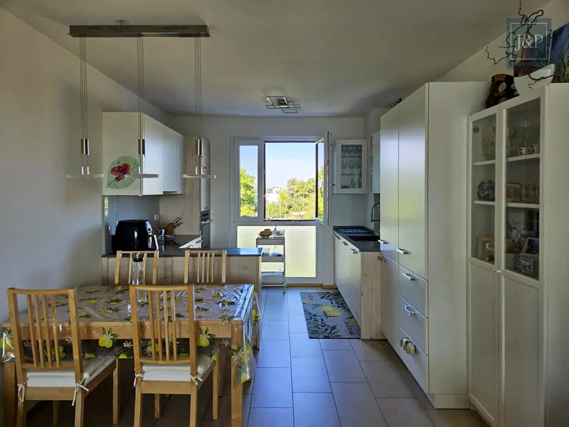 Barrierefrei wohnen in jeder Lebensphase – moderne 4-Zimmer-Wohnung nahe München - Küche