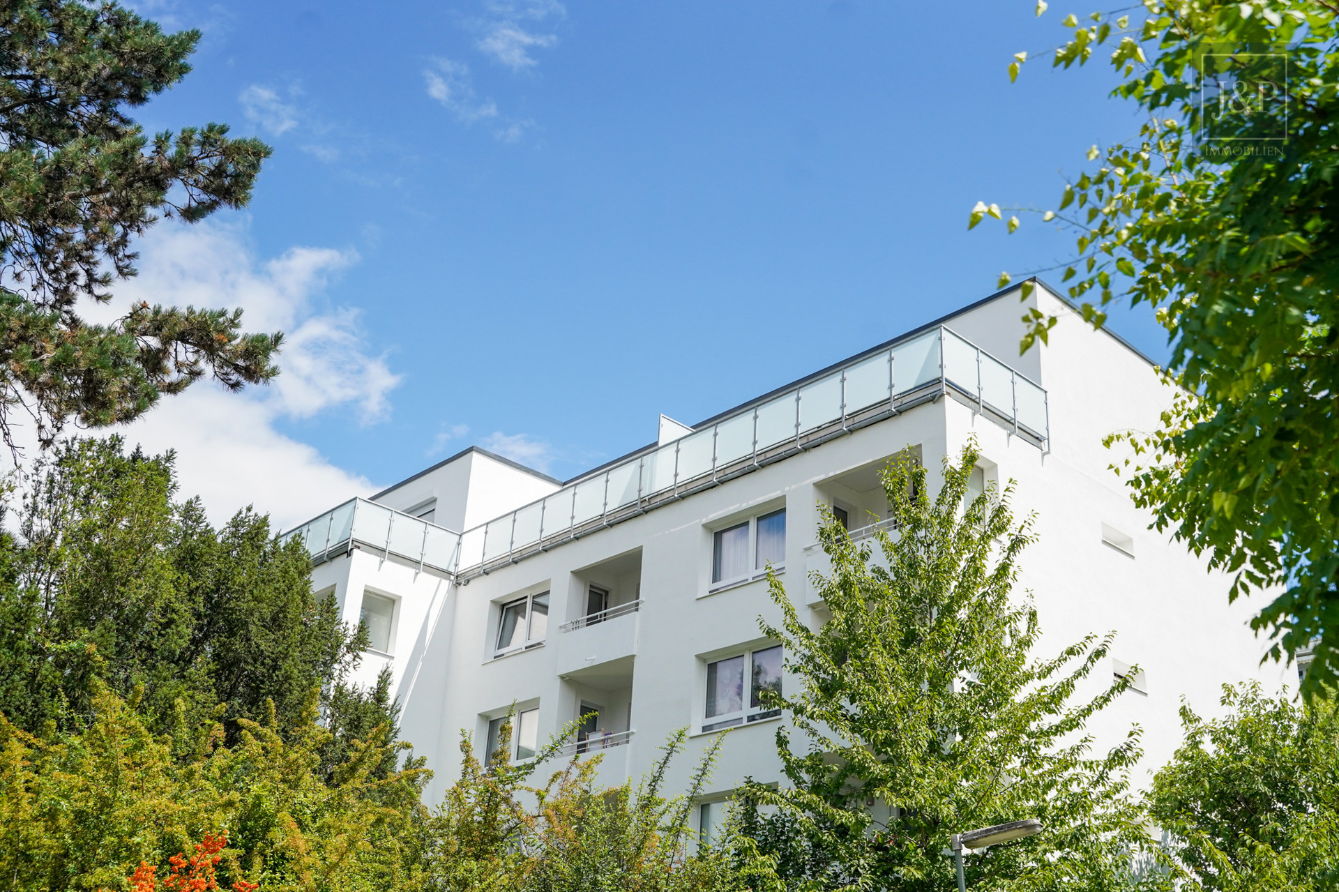 Hochwertige 3-Zimmer-Wohnung mit Aufzug und Loggia in Rödelheim! - Außenaufnahme