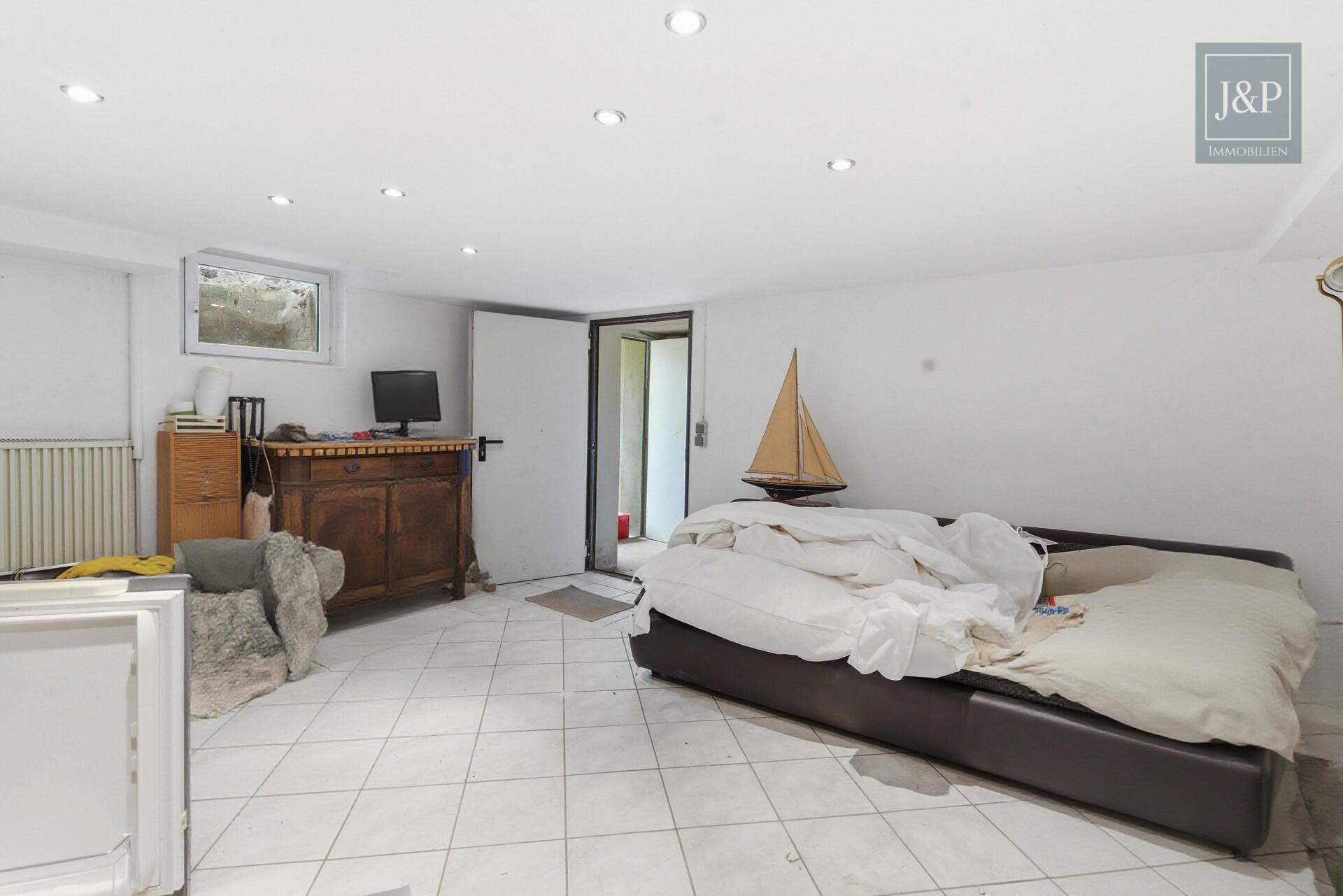 Großes Grundstück in Top Feldrandlage | Doppelhaushälfte mit Ausbau- & Anbaupotenzial - Gästezimmer KG