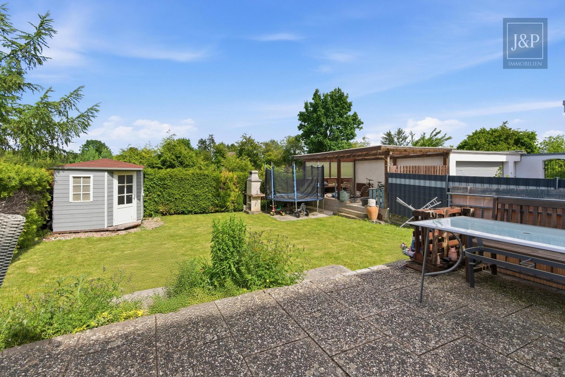 Großes Grundstück in Top Feldrandlage | Doppelhaushälfte mit Ausbau- & Anbaupotenzial - Garten